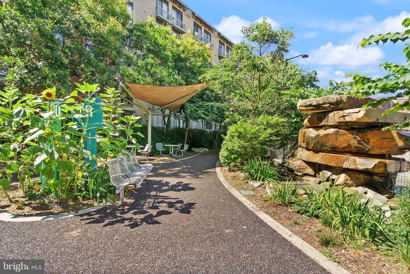1200 N HARTFORD ST #610, ARLINGTON, Virginia 22201, 1 Bedroom Bedrooms, ,1 BathroomBathrooms,Residential,For sale,1200 N HARTFORD ST #610,VAAR2056734 MLS # VAAR2056734