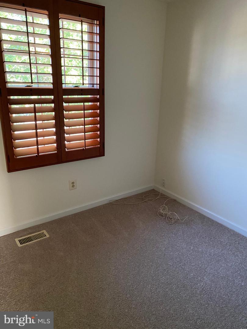 12896 SCHALK CT, WOODBRIDGE, Virginia 22192, 3 Bedrooms Bedrooms, 6 Rooms Rooms,2 BathroomsBathrooms,Residential,For sale,12896 SCHALK CT,VAPW2093826 MLS # VAPW2093826