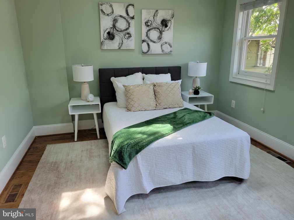304 12TH ST NE, WASHINGTON, District Of Columbia 20002, 4 Bedrooms Bedrooms, ,3 BathroomsBathrooms,Residential,For sale,304 12TH ST NE,DCDC2200942 MLS # DCDC2200942