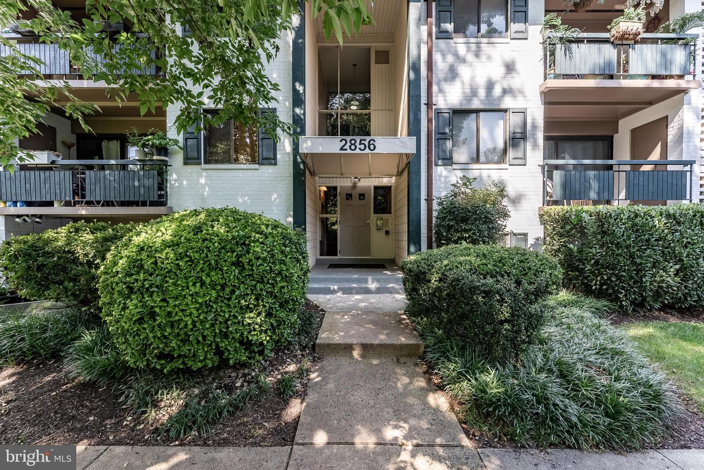 2856 DOVER LN #103, FALLS CHURCH, Virginia 22042, 2 Bedrooms Bedrooms, ,1 BathroomBathrooms,Residential,For sale,2856 DOVER LN #103,VAFX2242248 MLS # VAFX2242248