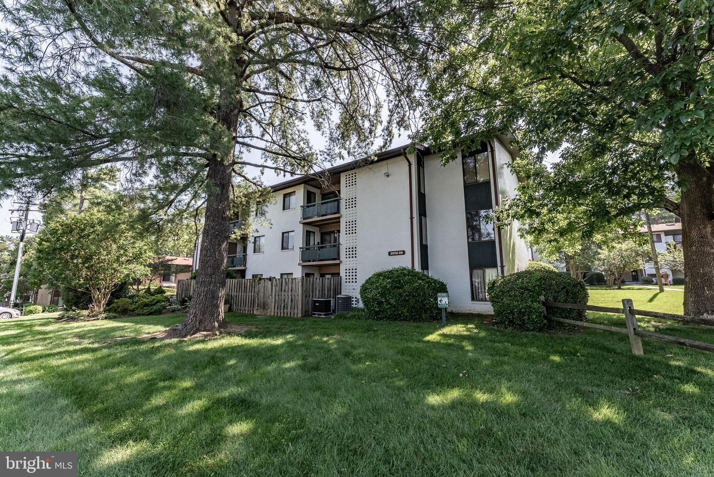 2856 DOVER LN #103, FALLS CHURCH, Virginia 22042, 2 Bedrooms Bedrooms, ,1 BathroomBathrooms,Residential,For sale,2856 DOVER LN #103,VAFX2242248 MLS # VAFX2242248