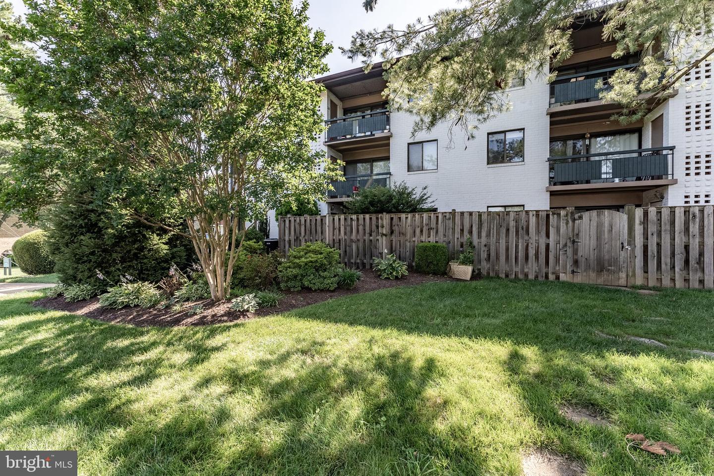 2856 DOVER LN #103, FALLS CHURCH, Virginia 22042, 2 Bedrooms Bedrooms, ,1 BathroomBathrooms,Residential,For sale,2856 DOVER LN #103,VAFX2242248 MLS # VAFX2242248