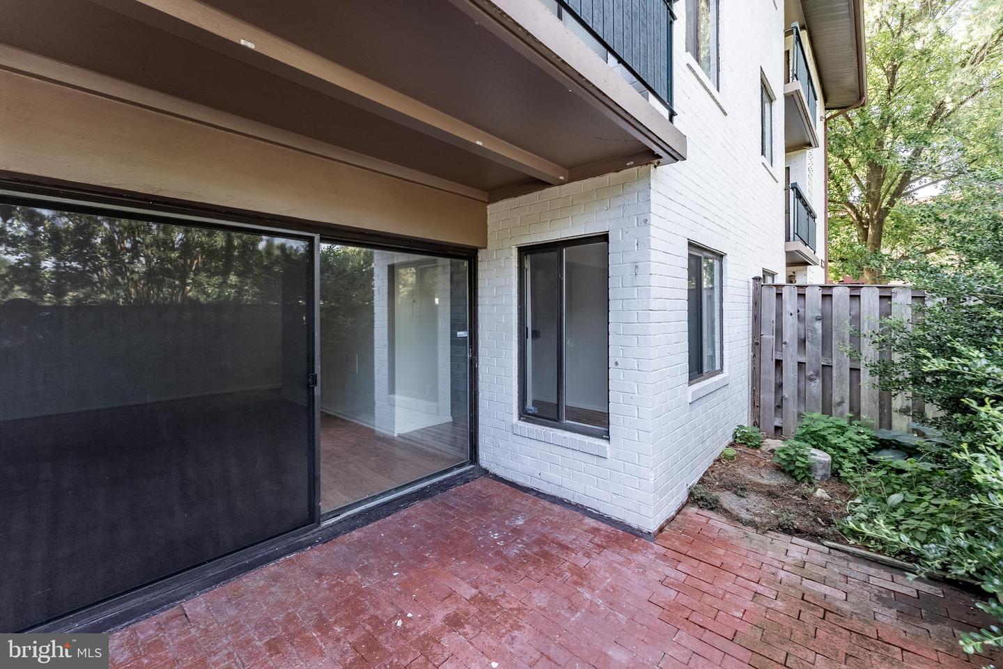 2856 DOVER LN #103, FALLS CHURCH, Virginia 22042, 2 Bedrooms Bedrooms, ,1 BathroomBathrooms,Residential,For sale,2856 DOVER LN #103,VAFX2242248 MLS # VAFX2242248
