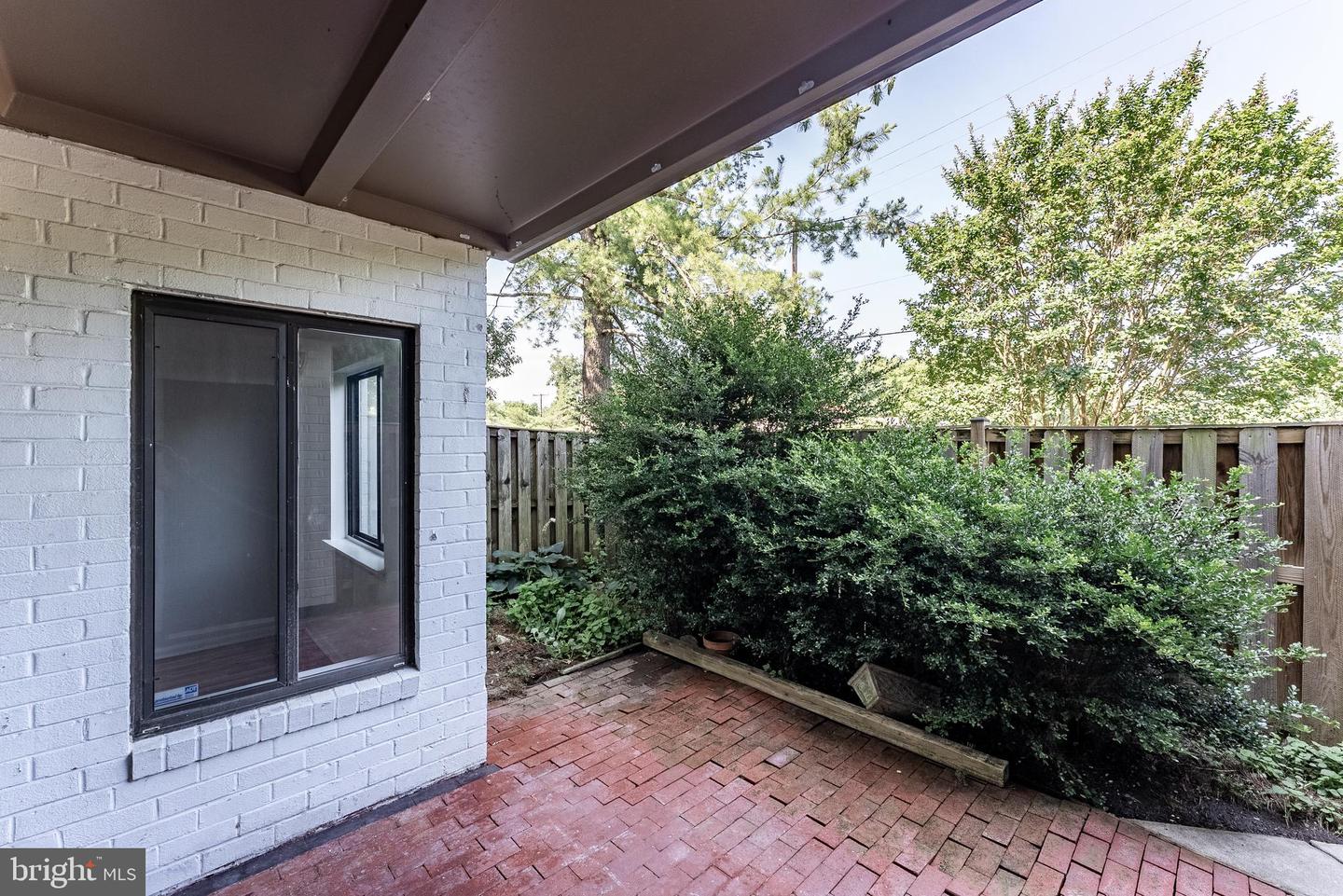 2856 DOVER LN #103, FALLS CHURCH, Virginia 22042, 2 Bedrooms Bedrooms, ,1 BathroomBathrooms,Residential,For sale,2856 DOVER LN #103,VAFX2242248 MLS # VAFX2242248