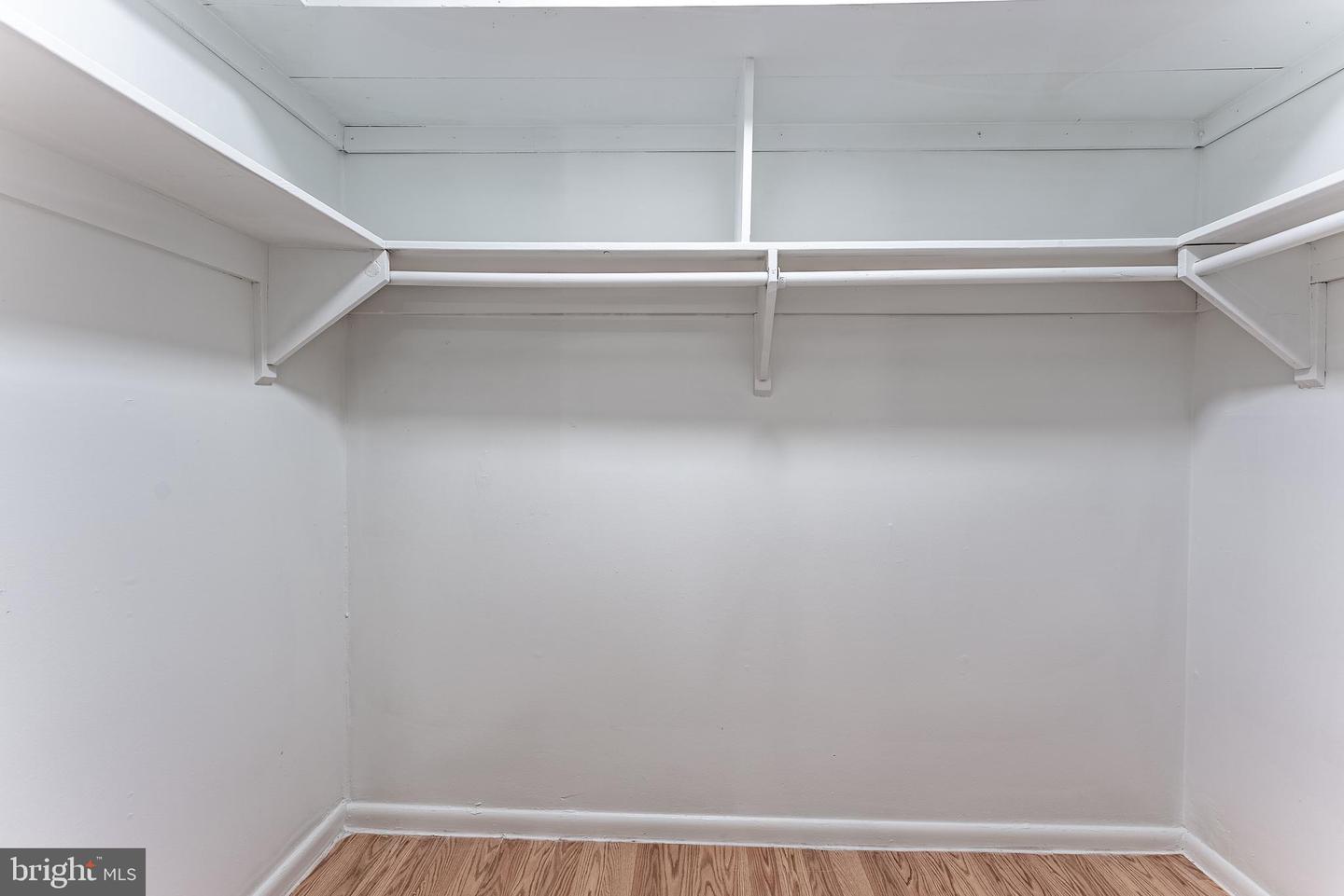 2856 DOVER LN #103, FALLS CHURCH, Virginia 22042, 2 Bedrooms Bedrooms, ,1 BathroomBathrooms,Residential,For sale,2856 DOVER LN #103,VAFX2242248 MLS # VAFX2242248
