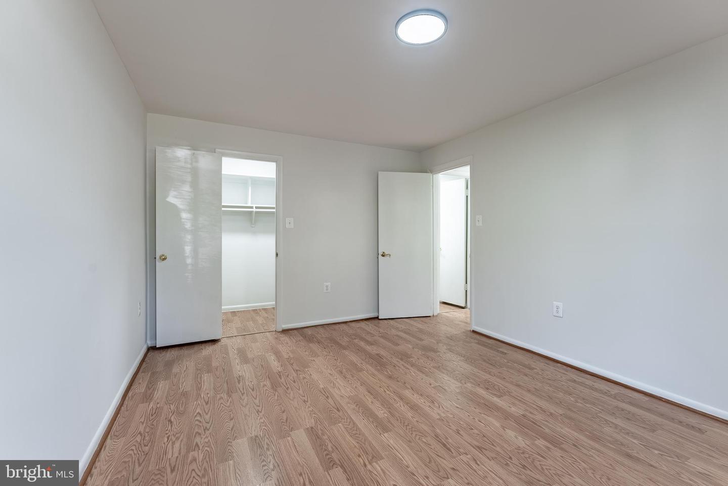 2856 DOVER LN #103, FALLS CHURCH, Virginia 22042, 2 Bedrooms Bedrooms, ,1 BathroomBathrooms,Residential,For sale,2856 DOVER LN #103,VAFX2242248 MLS # VAFX2242248