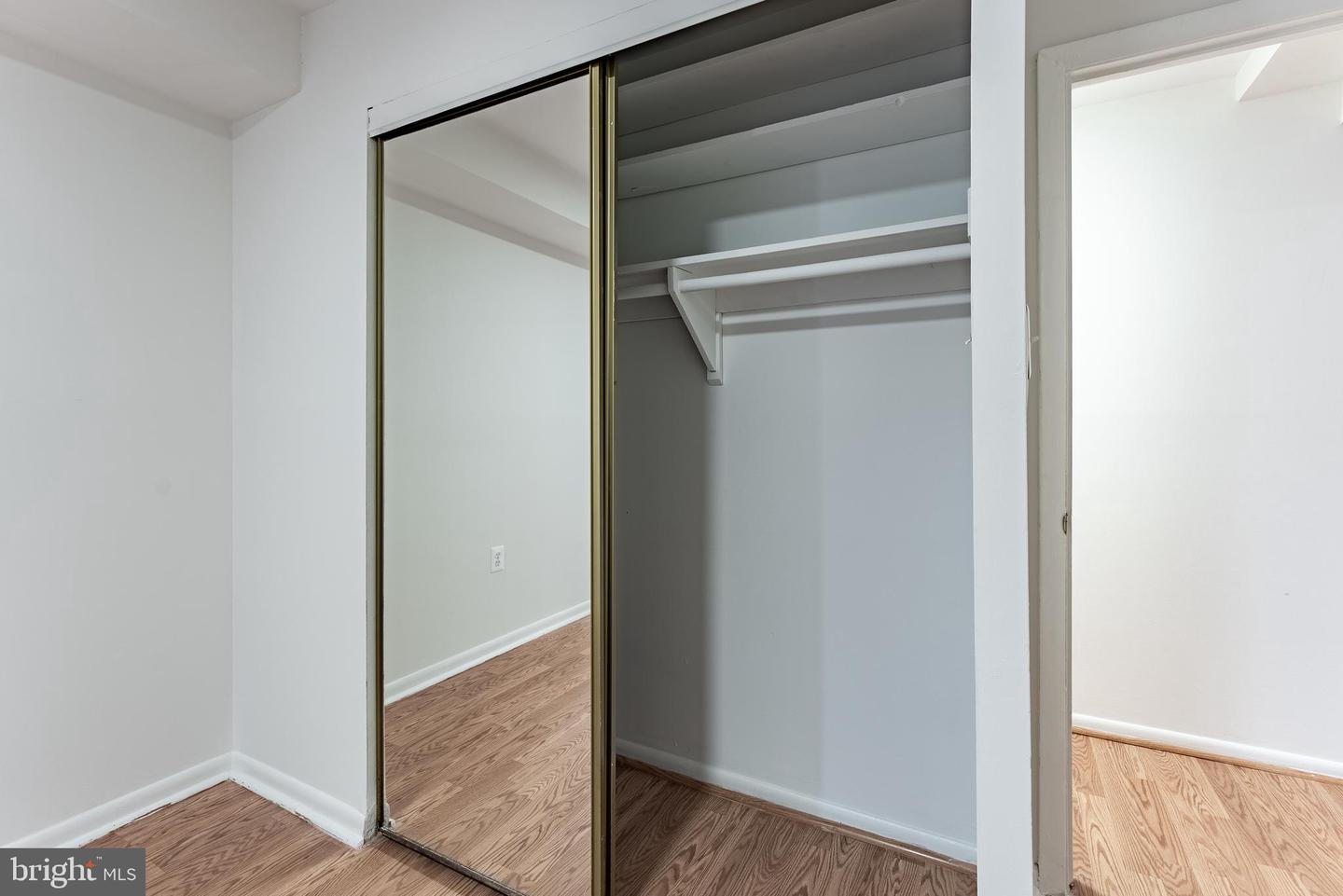 2856 DOVER LN #103, FALLS CHURCH, Virginia 22042, 2 Bedrooms Bedrooms, ,1 BathroomBathrooms,Residential,For sale,2856 DOVER LN #103,VAFX2242248 MLS # VAFX2242248