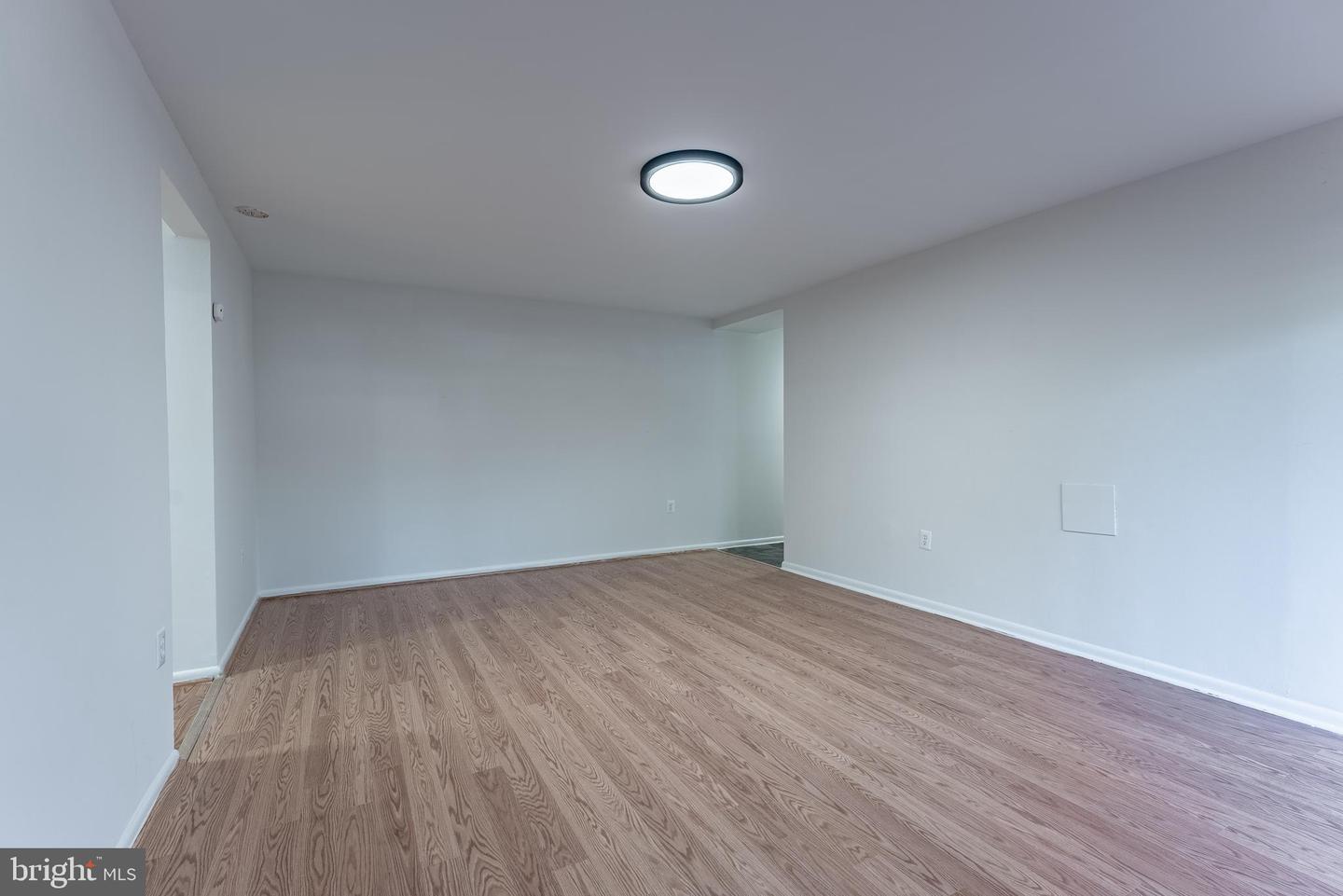 2856 DOVER LN #103, FALLS CHURCH, Virginia 22042, 2 Bedrooms Bedrooms, ,1 BathroomBathrooms,Residential,For sale,2856 DOVER LN #103,VAFX2242248 MLS # VAFX2242248