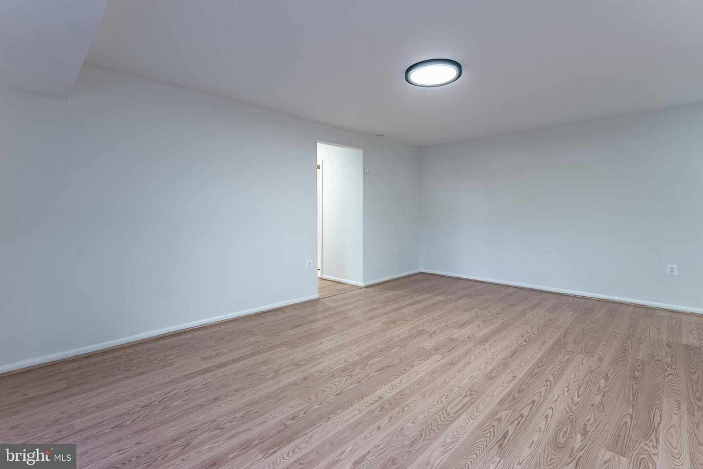 2856 DOVER LN #103, FALLS CHURCH, Virginia 22042, 2 Bedrooms Bedrooms, ,1 BathroomBathrooms,Residential,For sale,2856 DOVER LN #103,VAFX2242248 MLS # VAFX2242248