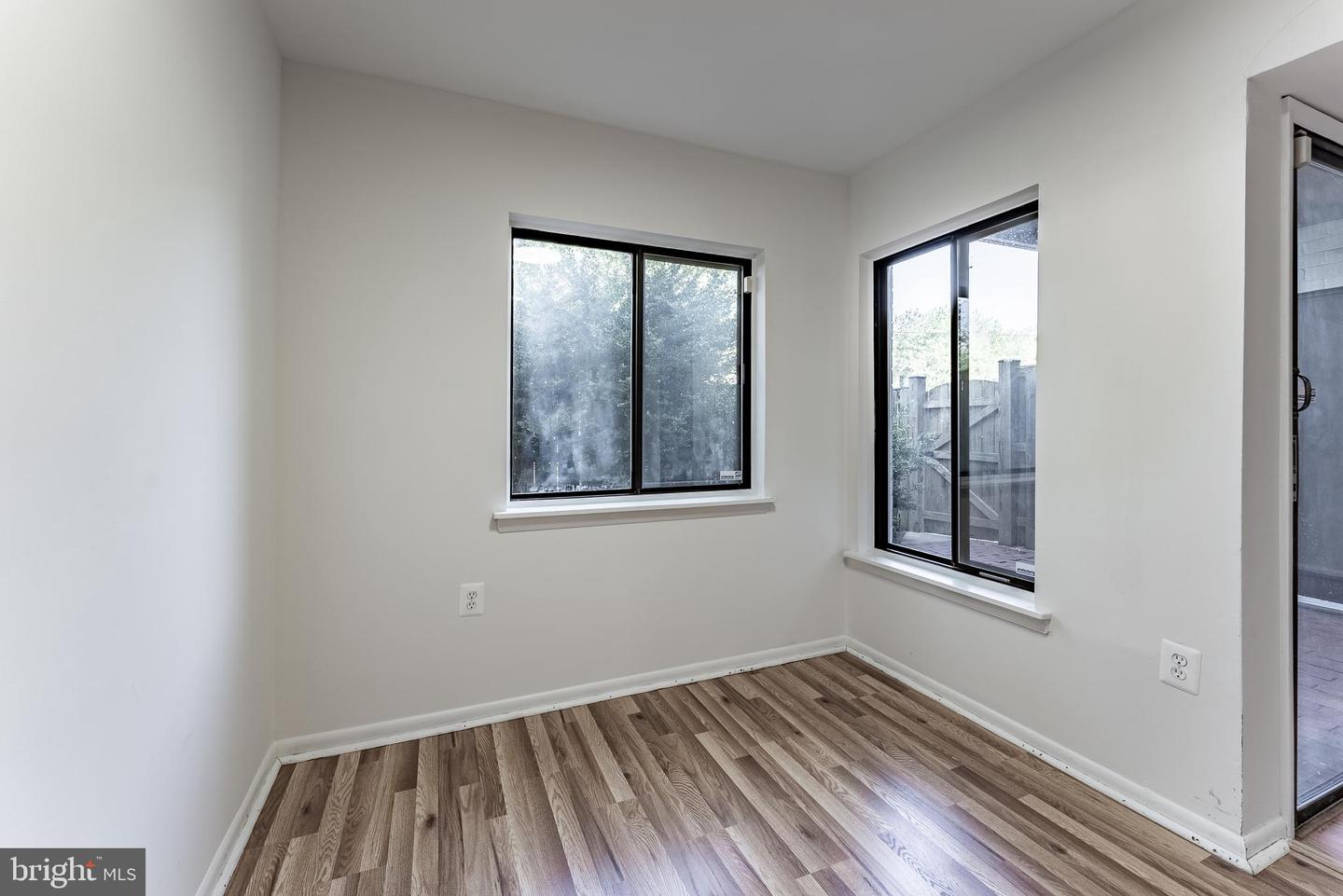 2856 DOVER LN #103, FALLS CHURCH, Virginia 22042, 2 Bedrooms Bedrooms, ,1 BathroomBathrooms,Residential,For sale,2856 DOVER LN #103,VAFX2242248 MLS # VAFX2242248