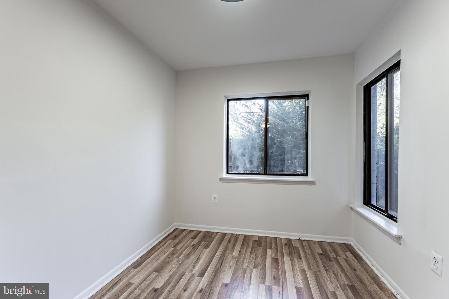 2856 DOVER LN #103, FALLS CHURCH, Virginia 22042, 2 Bedrooms Bedrooms, ,1 BathroomBathrooms,Residential,For sale,2856 DOVER LN #103,VAFX2242248 MLS # VAFX2242248