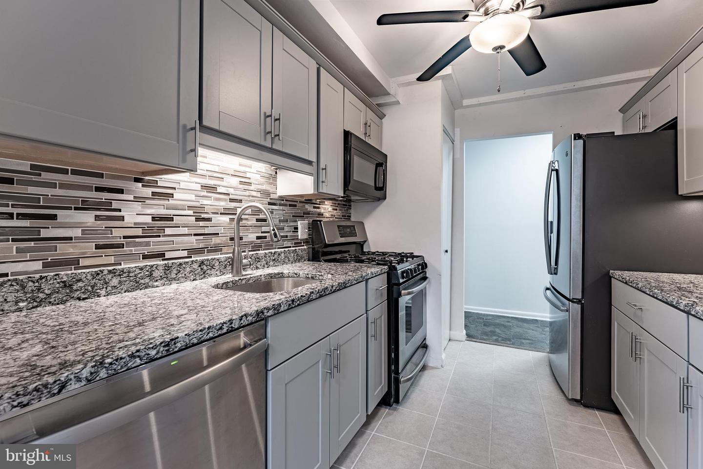 2856 DOVER LN #103, FALLS CHURCH, Virginia 22042, 2 Bedrooms Bedrooms, ,1 BathroomBathrooms,Residential,For sale,2856 DOVER LN #103,VAFX2242248 MLS # VAFX2242248