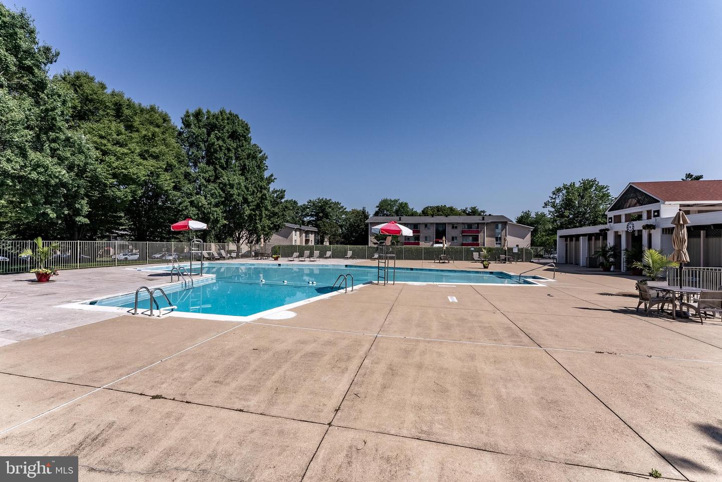 2856 DOVER LN #103, FALLS CHURCH, Virginia 22042, 2 Bedrooms Bedrooms, ,1 BathroomBathrooms,Residential,For sale,2856 DOVER LN #103,VAFX2242248 MLS # VAFX2242248