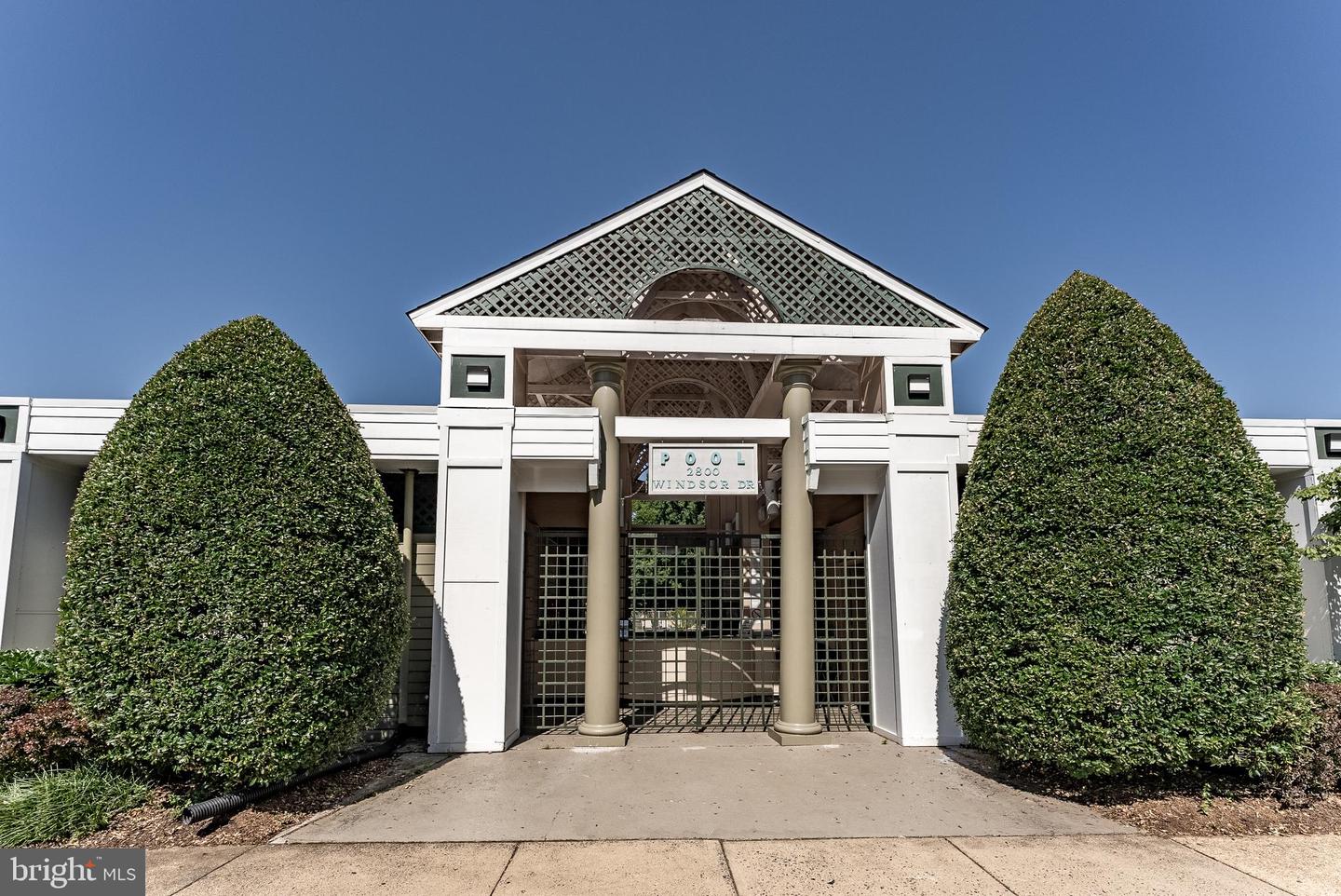 2856 DOVER LN #103, FALLS CHURCH, Virginia 22042, 2 Bedrooms Bedrooms, ,1 BathroomBathrooms,Residential,For sale,2856 DOVER LN #103,VAFX2242248 MLS # VAFX2242248