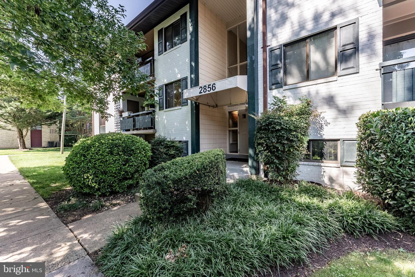 2856 DOVER LN #103, FALLS CHURCH, Virginia 22042, 2 Bedrooms Bedrooms, ,1 BathroomBathrooms,Residential,For sale,2856 DOVER LN #103,VAFX2242248 MLS # VAFX2242248