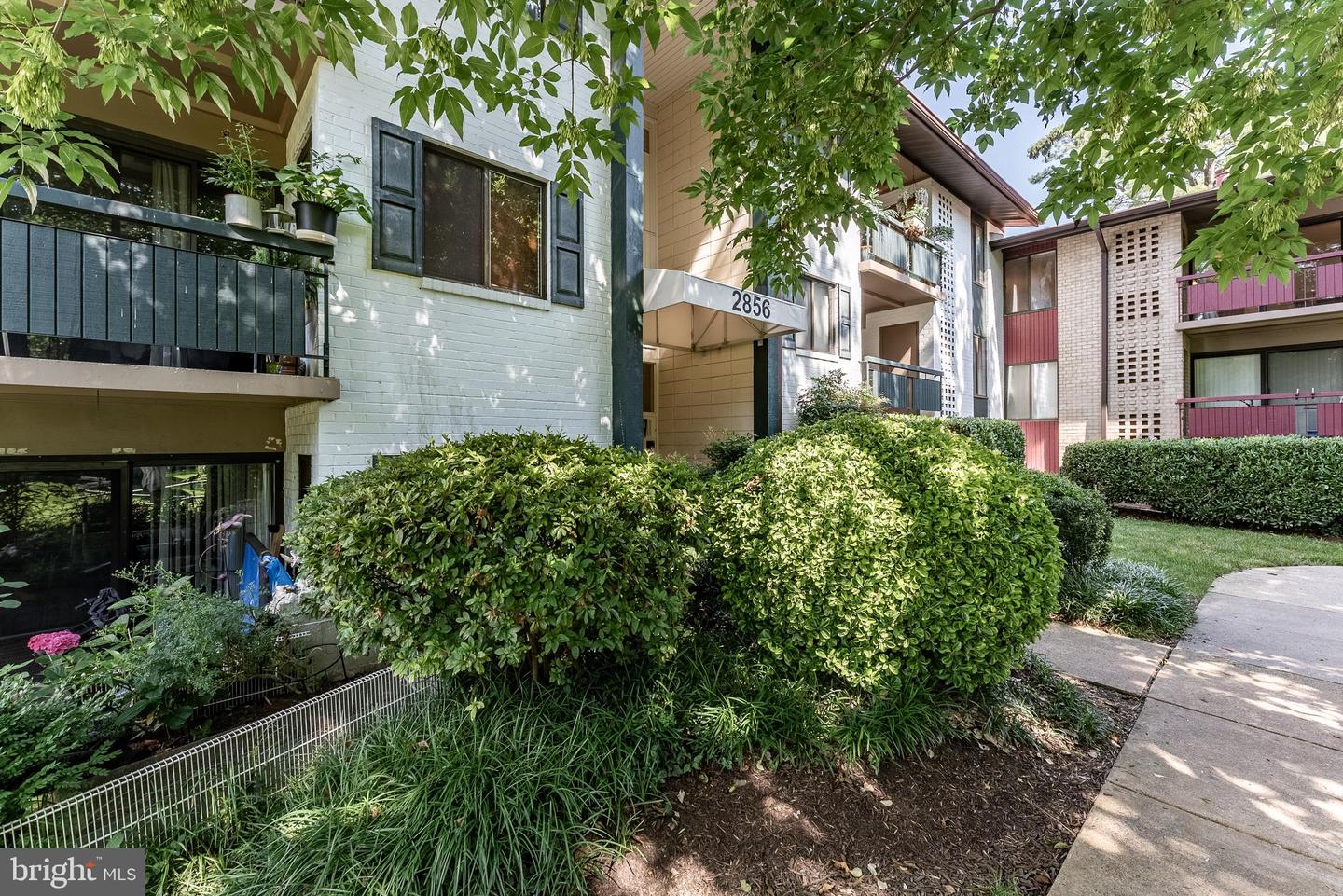 2856 DOVER LN #103, FALLS CHURCH, Virginia 22042, 2 Bedrooms Bedrooms, ,1 BathroomBathrooms,Residential,For sale,2856 DOVER LN #103,VAFX2242248 MLS # VAFX2242248