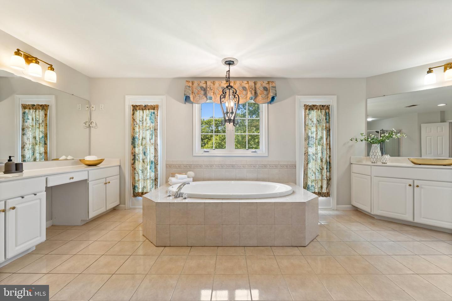 13700 JORDAN MEADOWS LN, NOKESVILLE, Virginia 20181, 4 Bedrooms Bedrooms, ,4 BathroomsBathrooms,Residential,For sale,13700 JORDAN MEADOWS LN,VAPW2095248 MLS # VAPW2095248