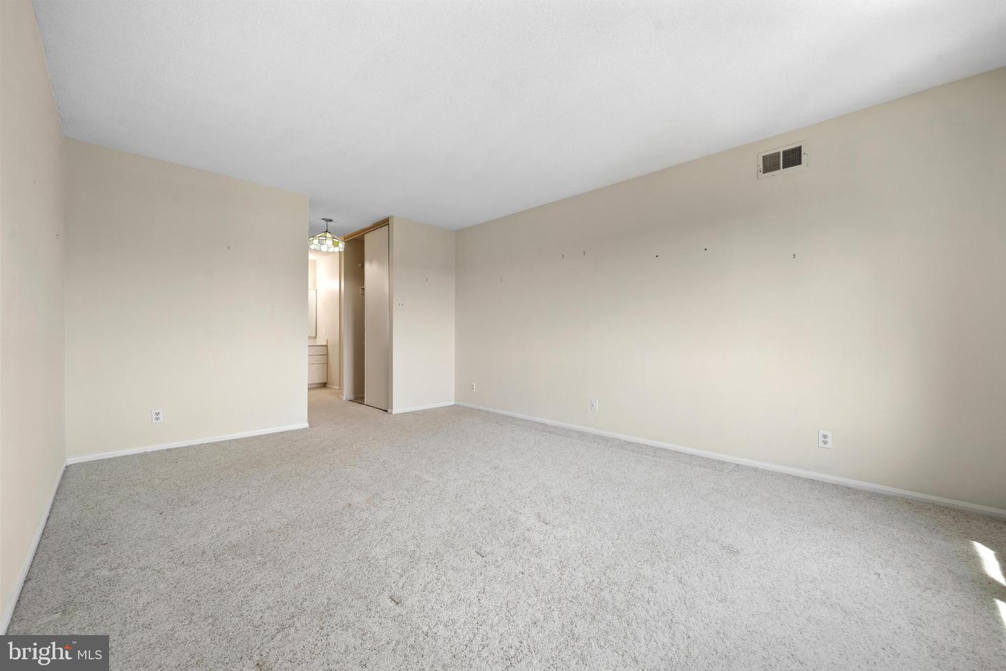 307 YOAKUM PKWY #1105, ALEXANDRIA, Virginia 22304, 2 Bedrooms Bedrooms, ,2 BathroomsBathrooms,Residential,For sale,307 YOAKUM PKWY #1105,VAAX2045634 MLS # VAAX2045634