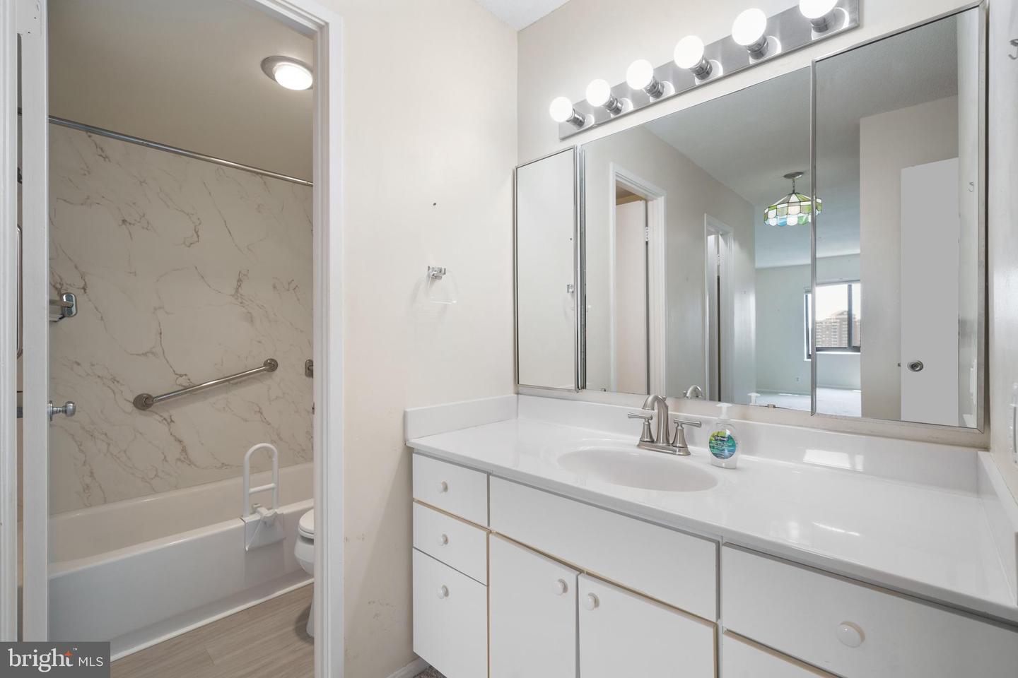 307 YOAKUM PKWY #1105, ALEXANDRIA, Virginia 22304, 2 Bedrooms Bedrooms, ,2 BathroomsBathrooms,Residential,For sale,307 YOAKUM PKWY #1105,VAAX2045634 MLS # VAAX2045634