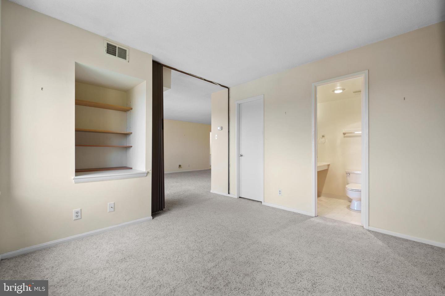 307 YOAKUM PKWY #1105, ALEXANDRIA, Virginia 22304, 2 Bedrooms Bedrooms, ,2 BathroomsBathrooms,Residential,For sale,307 YOAKUM PKWY #1105,VAAX2045634 MLS # VAAX2045634