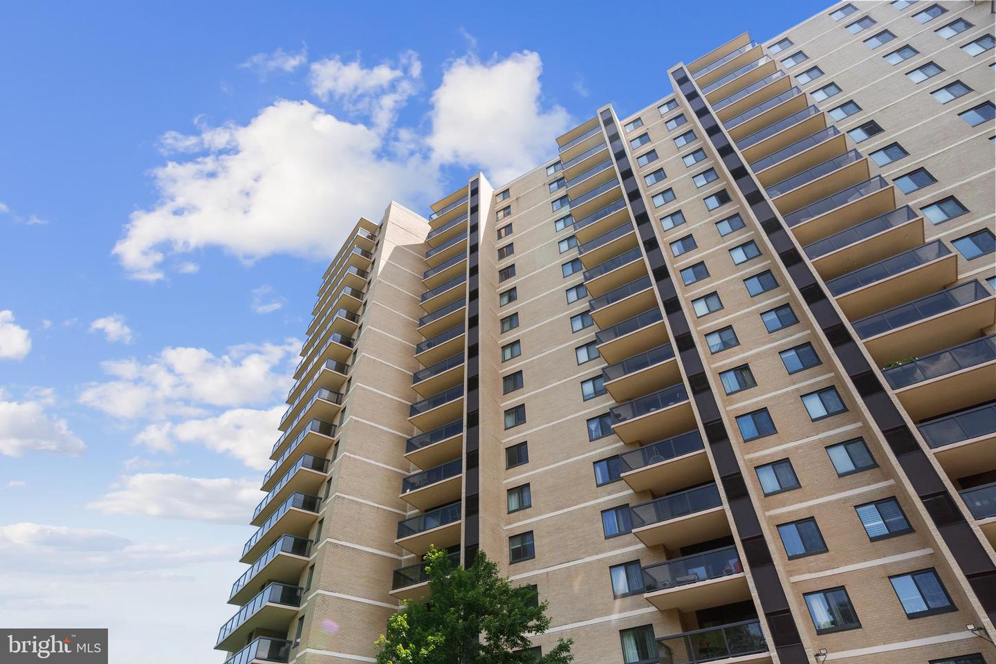 307 YOAKUM PKWY #1105, ALEXANDRIA, Virginia 22304, 2 Bedrooms Bedrooms, ,2 BathroomsBathrooms,Residential,For sale,307 YOAKUM PKWY #1105,VAAX2045634 MLS # VAAX2045634