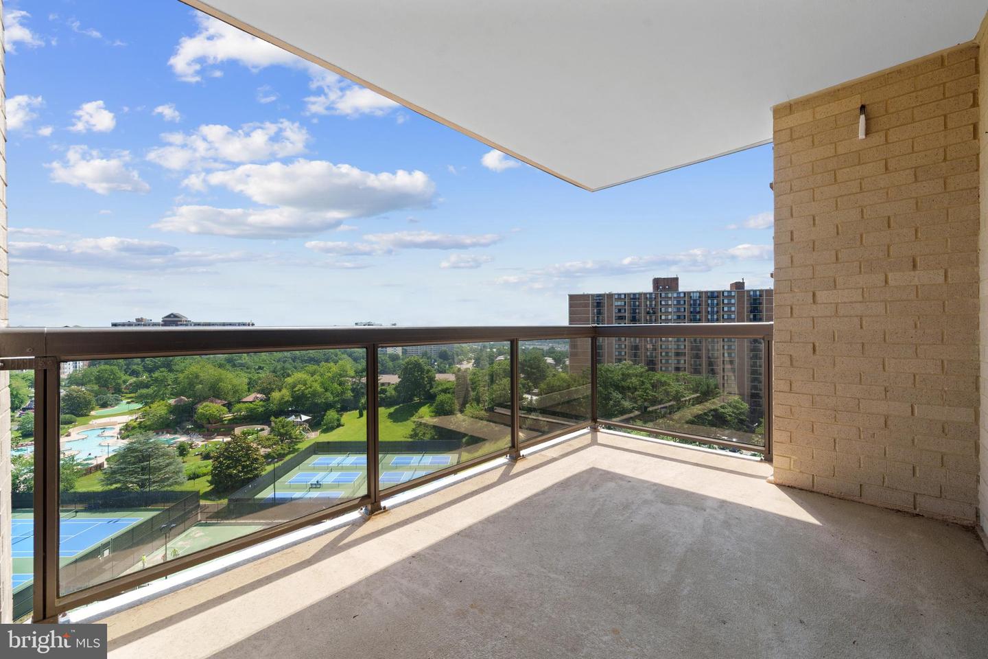 307 YOAKUM PKWY #1105, ALEXANDRIA, Virginia 22304, 2 Bedrooms Bedrooms, ,2 BathroomsBathrooms,Residential,For sale,307 YOAKUM PKWY #1105,VAAX2045634 MLS # VAAX2045634