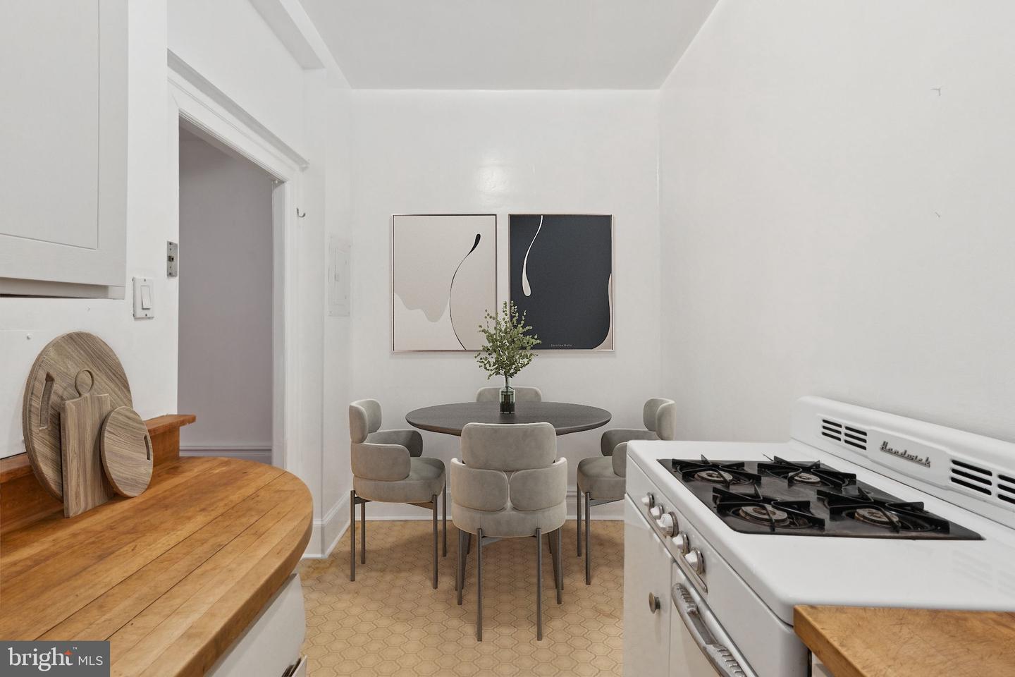 1514 17TH ST NW #114, WASHINGTON, District Of Columbia 20036, 1 Bedroom Bedrooms, ,1 BathroomBathrooms,Residential,For sale,1514 17TH ST NW #114,DCDC2203096 MLS # DCDC2203096