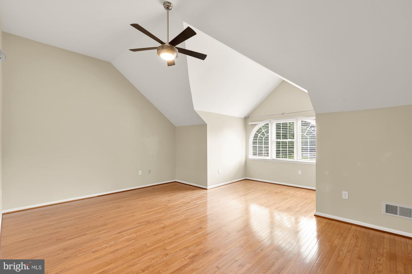 5501 CHESTERMILL CT, FAIRFAX, Virginia 22030, 5 Bedrooms Bedrooms, ,4 BathroomsBathrooms,Residential,For sale,5501 CHESTERMILL CT,VAFX2246010 MLS # VAFX2246010