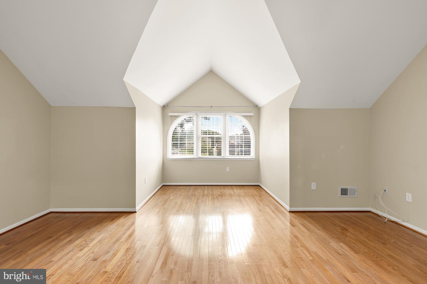 5501 CHESTERMILL CT, FAIRFAX, Virginia 22030, 5 Bedrooms Bedrooms, ,4 BathroomsBathrooms,Residential,For sale,5501 CHESTERMILL CT,VAFX2246010 MLS # VAFX2246010