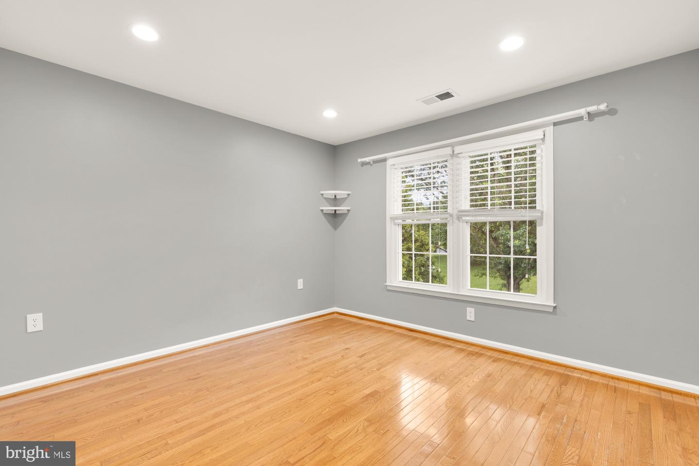 5501 CHESTERMILL CT, FAIRFAX, Virginia 22030, 5 Bedrooms Bedrooms, ,4 BathroomsBathrooms,Residential,For sale,5501 CHESTERMILL CT,VAFX2246010 MLS # VAFX2246010