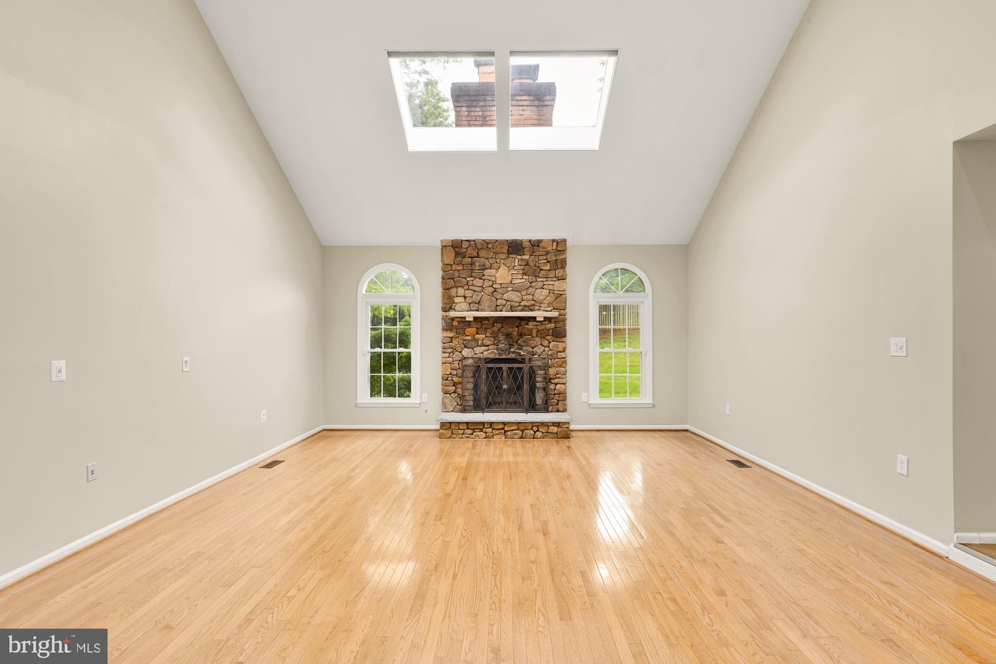 5501 CHESTERMILL CT, FAIRFAX, Virginia 22030, 5 Bedrooms Bedrooms, ,4 BathroomsBathrooms,Residential,For sale,5501 CHESTERMILL CT,VAFX2246010 MLS # VAFX2246010