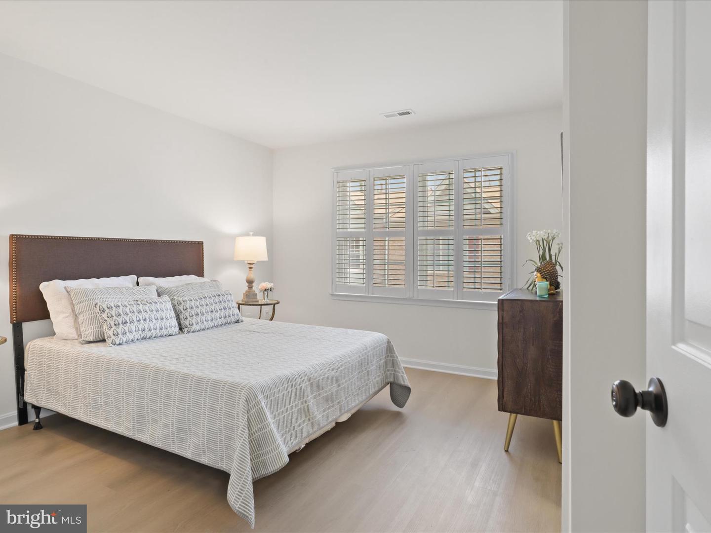 1802-H 9TH ST S, ARLINGTON, Virginia 22204, 3 Bedrooms Bedrooms, ,3 BathroomsBathrooms,Residential,For sale,1802-H 9TH ST S,VAAR2058982 MLS # VAAR2058982