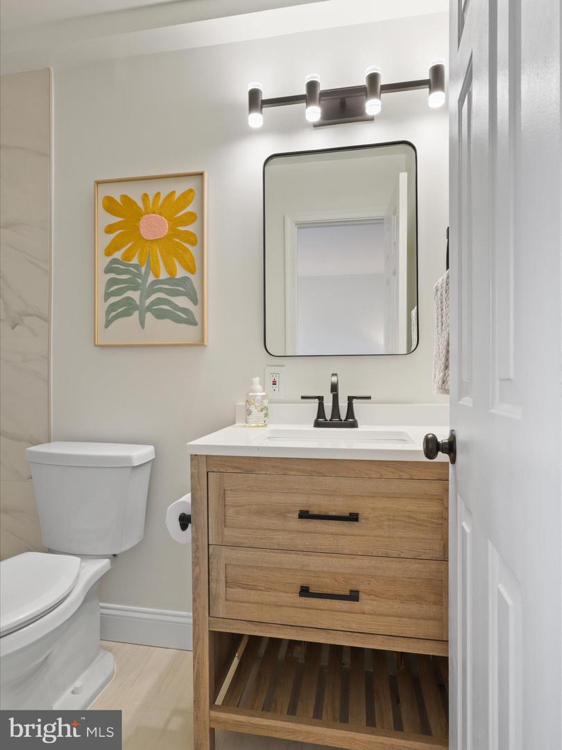 1802-H 9TH ST S, ARLINGTON, Virginia 22204, 3 Bedrooms Bedrooms, ,3 BathroomsBathrooms,Residential,For sale,1802-H 9TH ST S,VAAR2058982 MLS # VAAR2058982