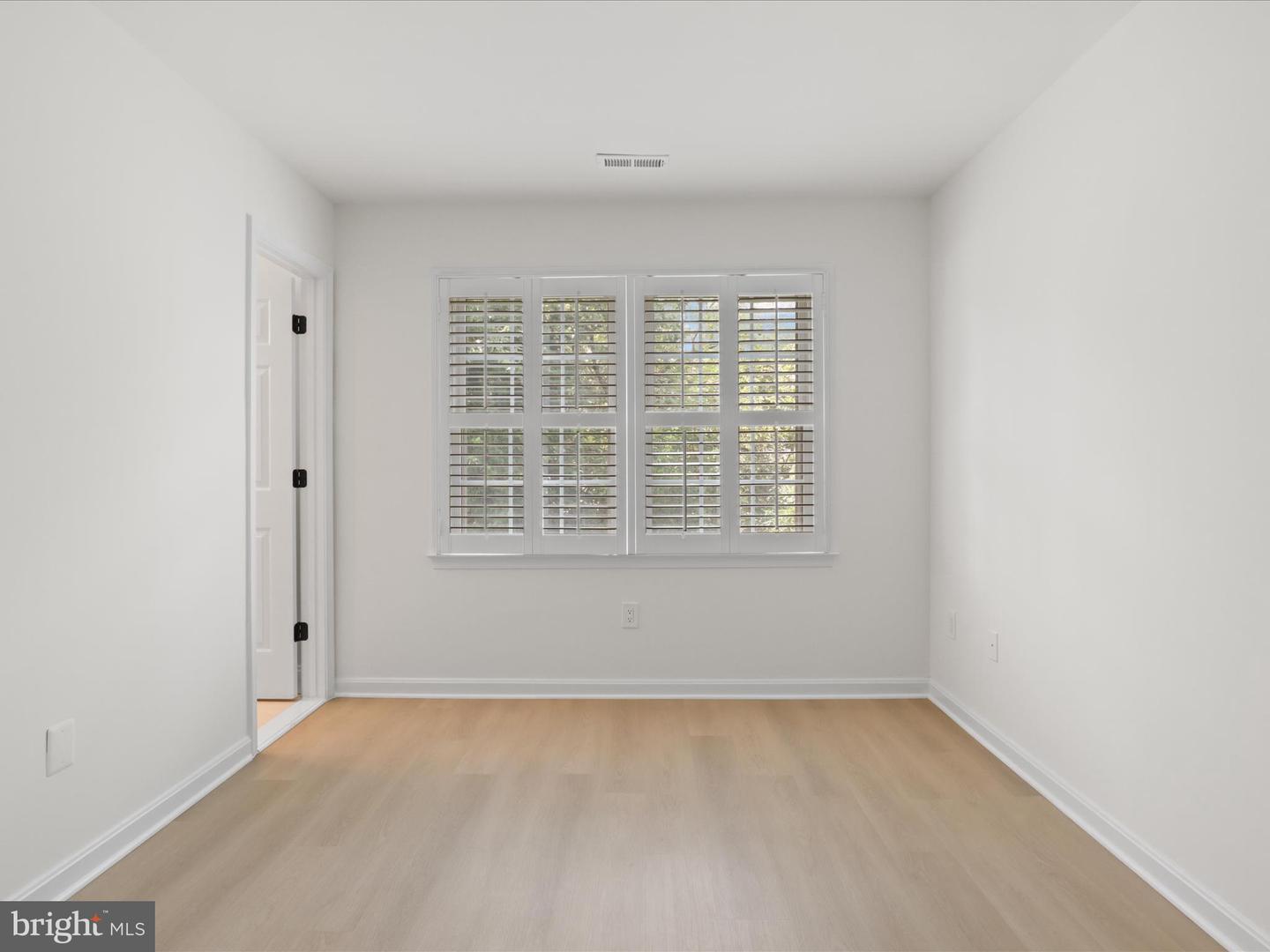 1802-H 9TH ST S, ARLINGTON, Virginia 22204, 3 Bedrooms Bedrooms, ,3 BathroomsBathrooms,Residential,For sale,1802-H 9TH ST S,VAAR2058982 MLS # VAAR2058982