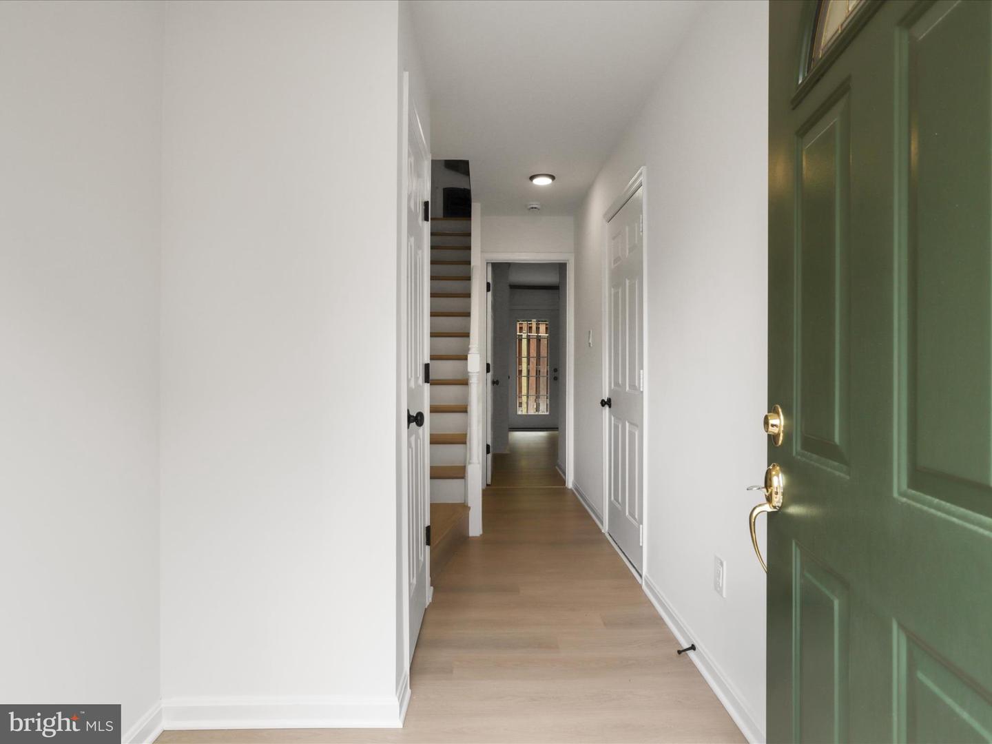 1802-H 9TH ST S, ARLINGTON, Virginia 22204, 3 Bedrooms Bedrooms, ,3 BathroomsBathrooms,Residential,For sale,1802-H 9TH ST S,VAAR2058982 MLS # VAAR2058982