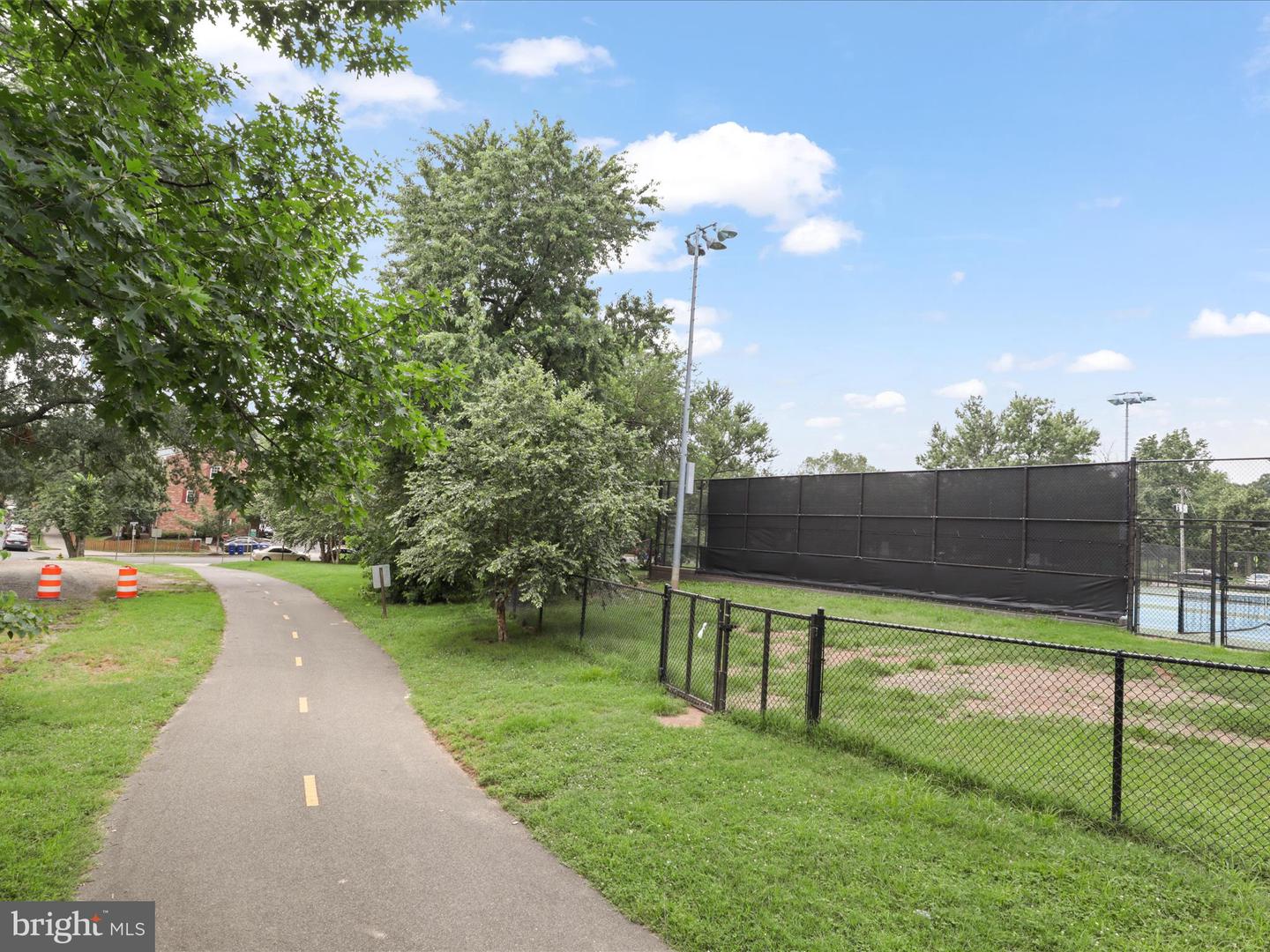 1802-H 9TH ST S, ARLINGTON, Virginia 22204, 3 Bedrooms Bedrooms, ,3 BathroomsBathrooms,Residential,For sale,1802-H 9TH ST S,VAAR2058982 MLS # VAAR2058982