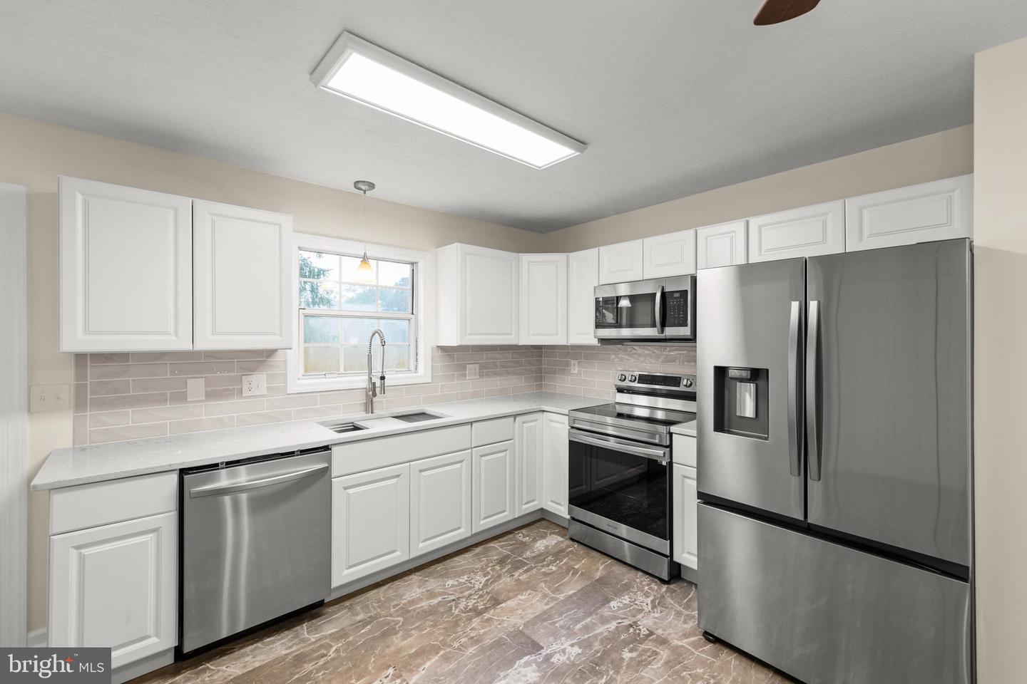 220 NOTTOWAY DR, STEPHENS CITY, Virginia 22655, 2 Bedrooms Bedrooms, ,1 BathroomBathrooms,Residential,For sale,220 NOTTOWAY DR,VAFV2034786 MLS # VAFV2034786
