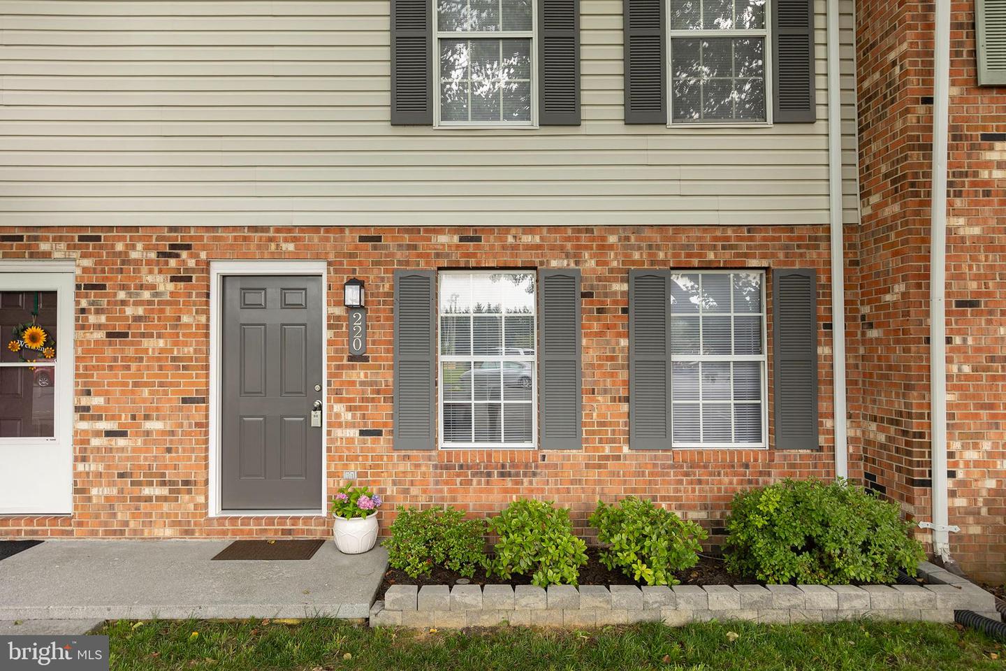 220 NOTTOWAY DR, STEPHENS CITY, Virginia 22655, 2 Bedrooms Bedrooms, ,1 BathroomBathrooms,Residential,For sale,220 NOTTOWAY DR,VAFV2034786 MLS # VAFV2034786