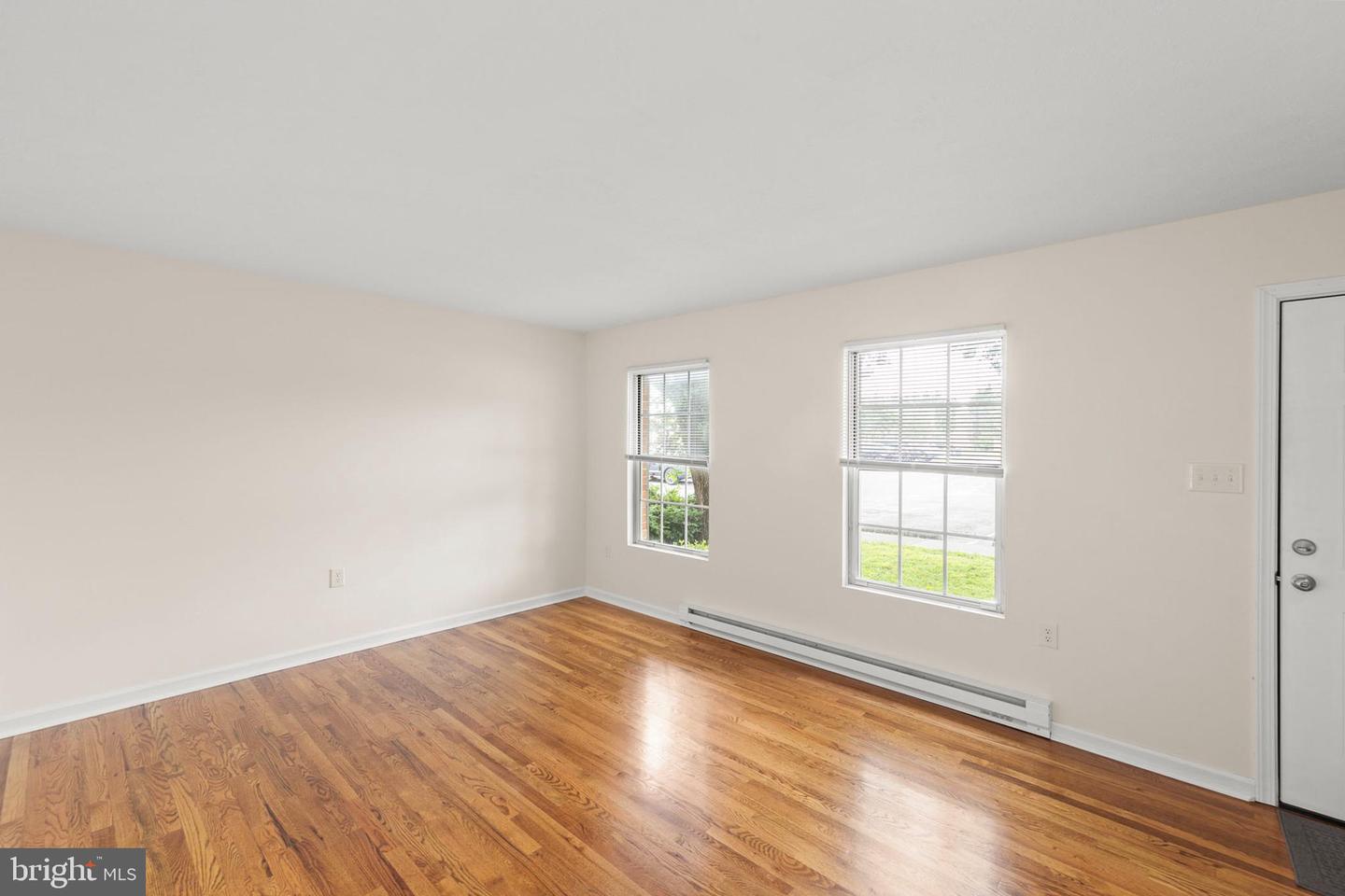 220 NOTTOWAY DR, STEPHENS CITY, Virginia 22655, 2 Bedrooms Bedrooms, ,1 BathroomBathrooms,Residential,For sale,220 NOTTOWAY DR,VAFV2034786 MLS # VAFV2034786