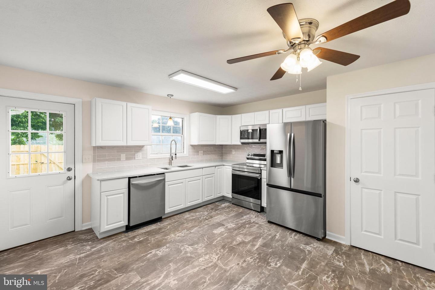 220 NOTTOWAY DR, STEPHENS CITY, Virginia 22655, 2 Bedrooms Bedrooms, ,1 BathroomBathrooms,Residential,For sale,220 NOTTOWAY DR,VAFV2034786 MLS # VAFV2034786