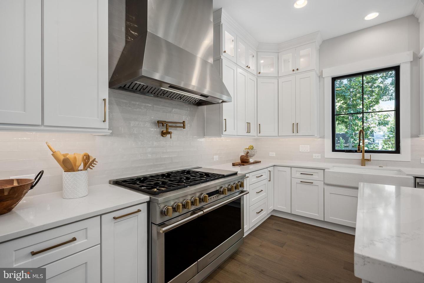 8650 MCHENRY ST, VIENNA, Virginia 22180, 5 Bedrooms Bedrooms, ,5 BathroomsBathrooms,Residential,For sale,8650 MCHENRY ST,VAFX2246966 MLS # VAFX2246966