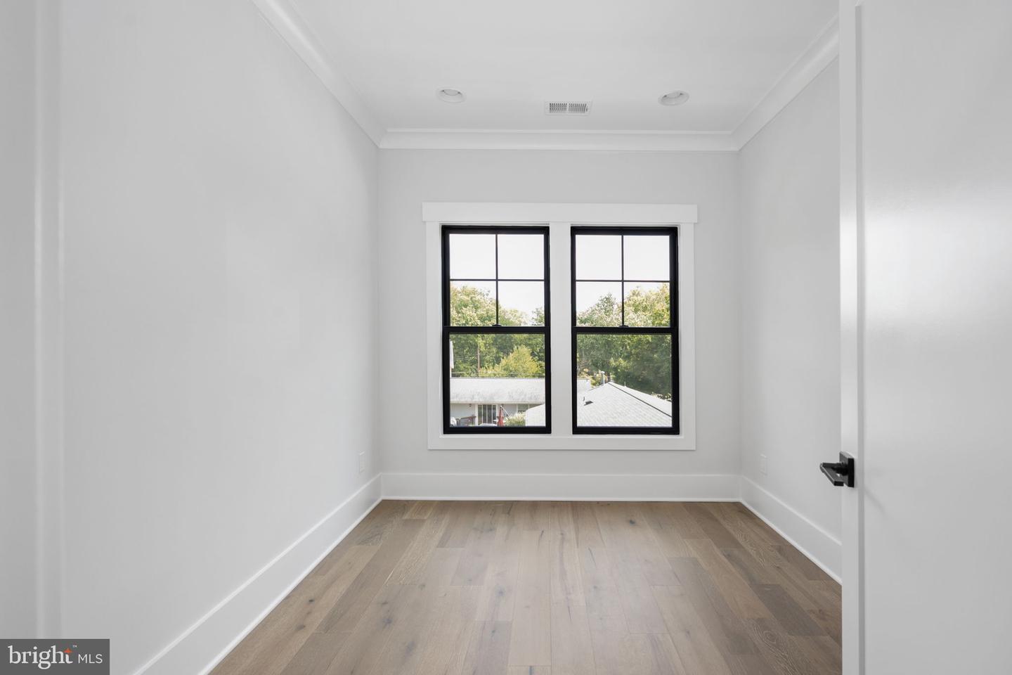 8650 MCHENRY ST, VIENNA, Virginia 22180, 5 Bedrooms Bedrooms, ,5 BathroomsBathrooms,Residential,For sale,8650 MCHENRY ST,VAFX2246966 MLS # VAFX2246966