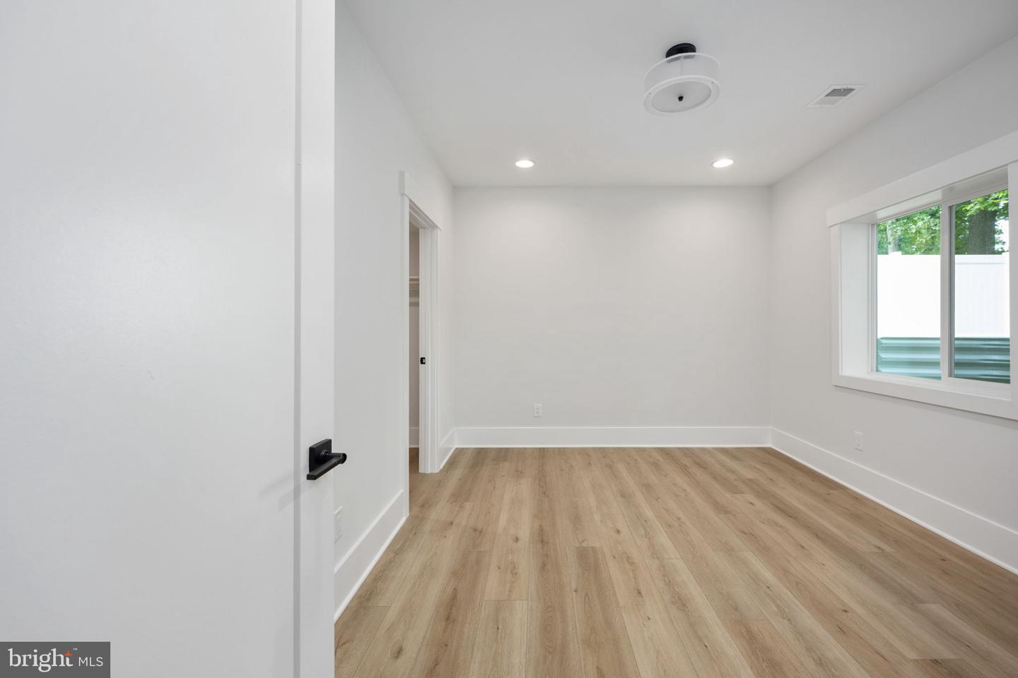 8650 MCHENRY ST, VIENNA, Virginia 22180, 5 Bedrooms Bedrooms, ,5 BathroomsBathrooms,Residential,For sale,8650 MCHENRY ST,VAFX2246966 MLS # VAFX2246966