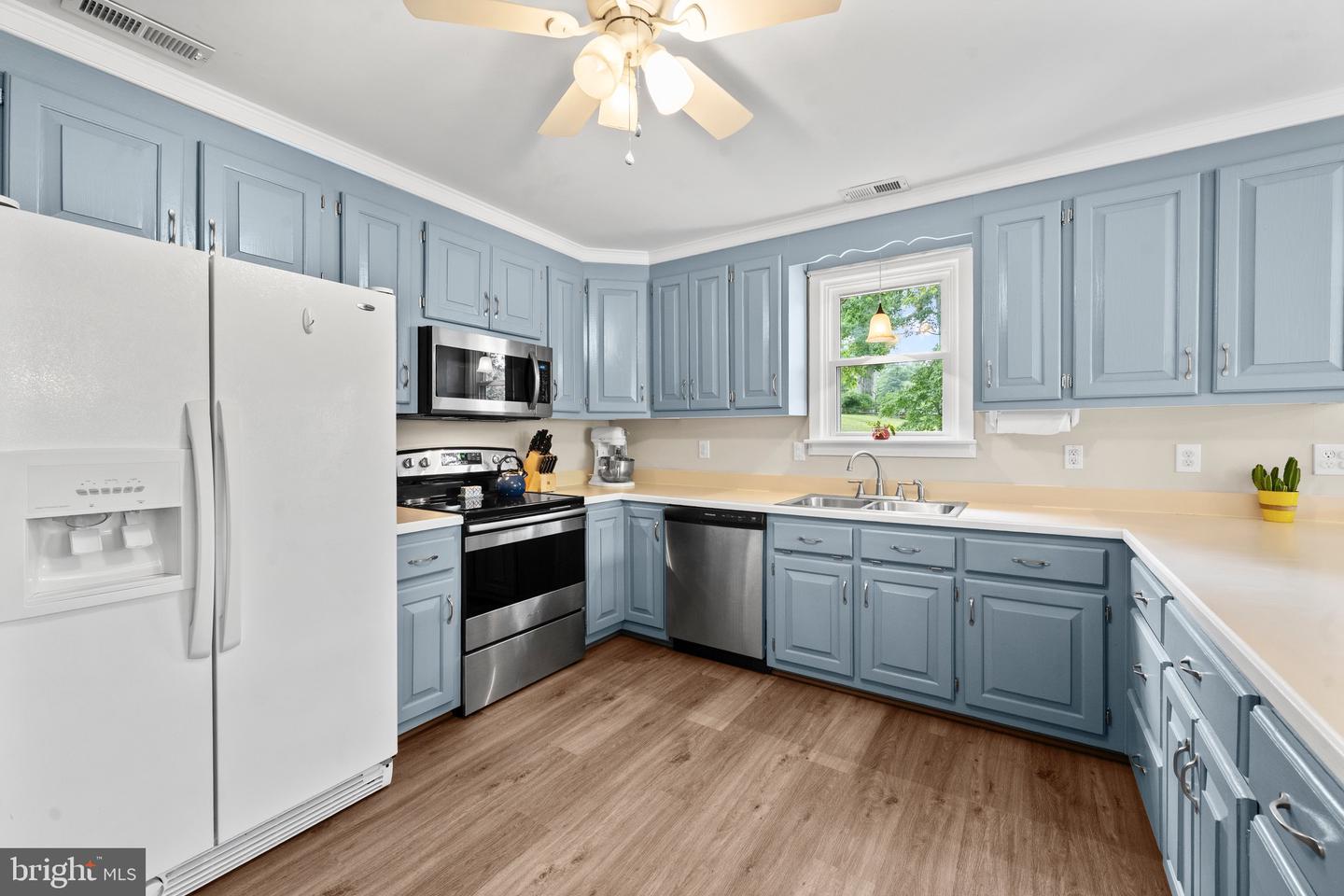 10050 S GENERAL BLVD, NORTH CHESTERFIELD, Virginia 23224, 4 Bedrooms Bedrooms, 6 Rooms Rooms,2 BathroomsBathrooms,Residential,For sale,10050 S GENERAL BLVD,VACF2001186 MLS # VACF2001186