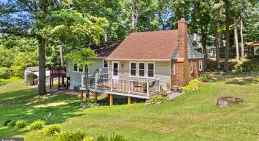 10050 S GENERAL BLVD, NORTH CHESTERFIELD, Virginia 23224, 4 Bedrooms Bedrooms, 6 Rooms Rooms,2 BathroomsBathrooms,Residential,For sale,10050 S GENERAL BLVD,VACF2001186 MLS # VACF2001186