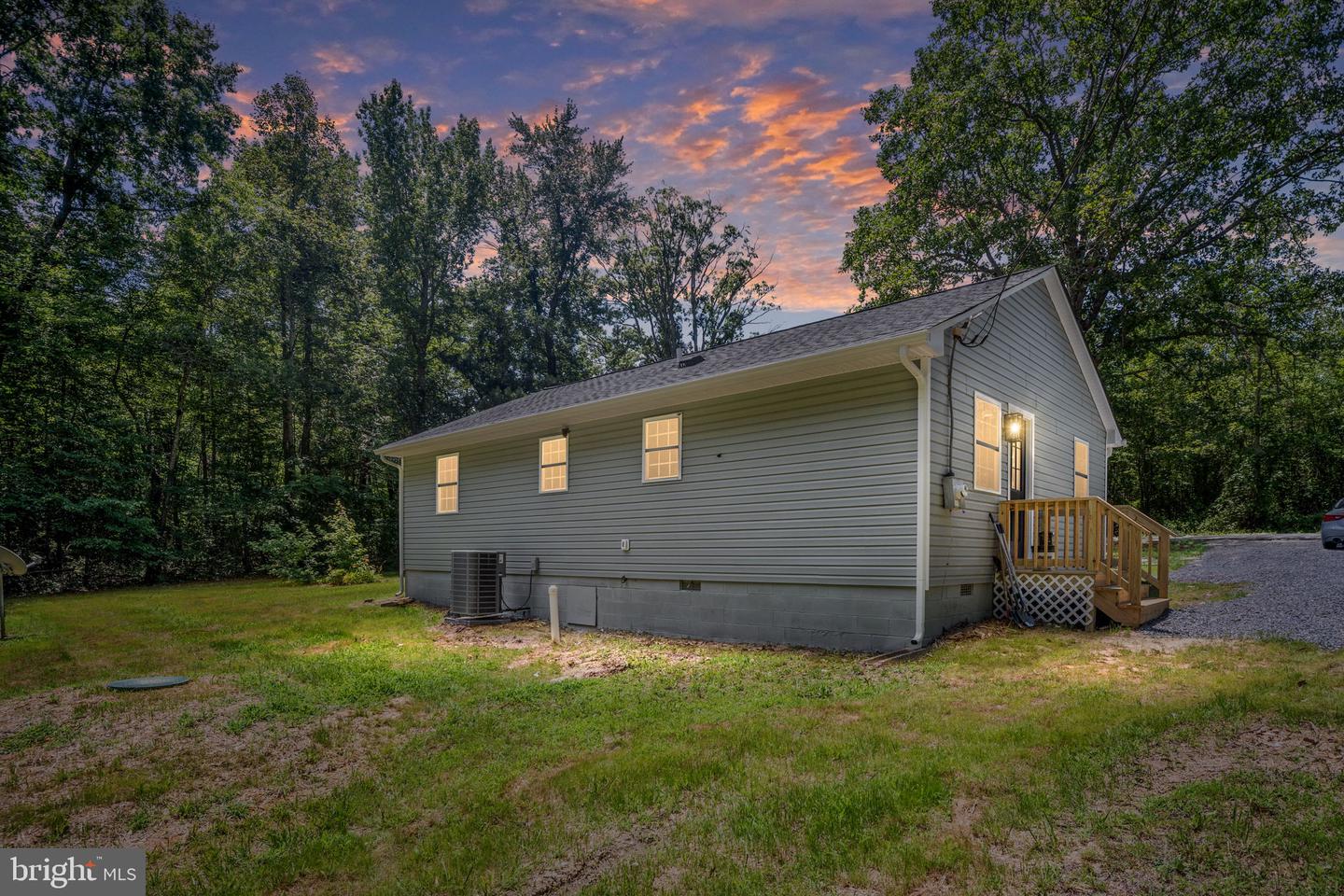 343 FOREST LANE RD, FREDERICKSBURG, Virginia 22405, 3 Bedrooms Bedrooms, ,1 BathroomBathrooms,Residential,For sale,343 FOREST LANE RD,VAST2039740 MLS # VAST2039740