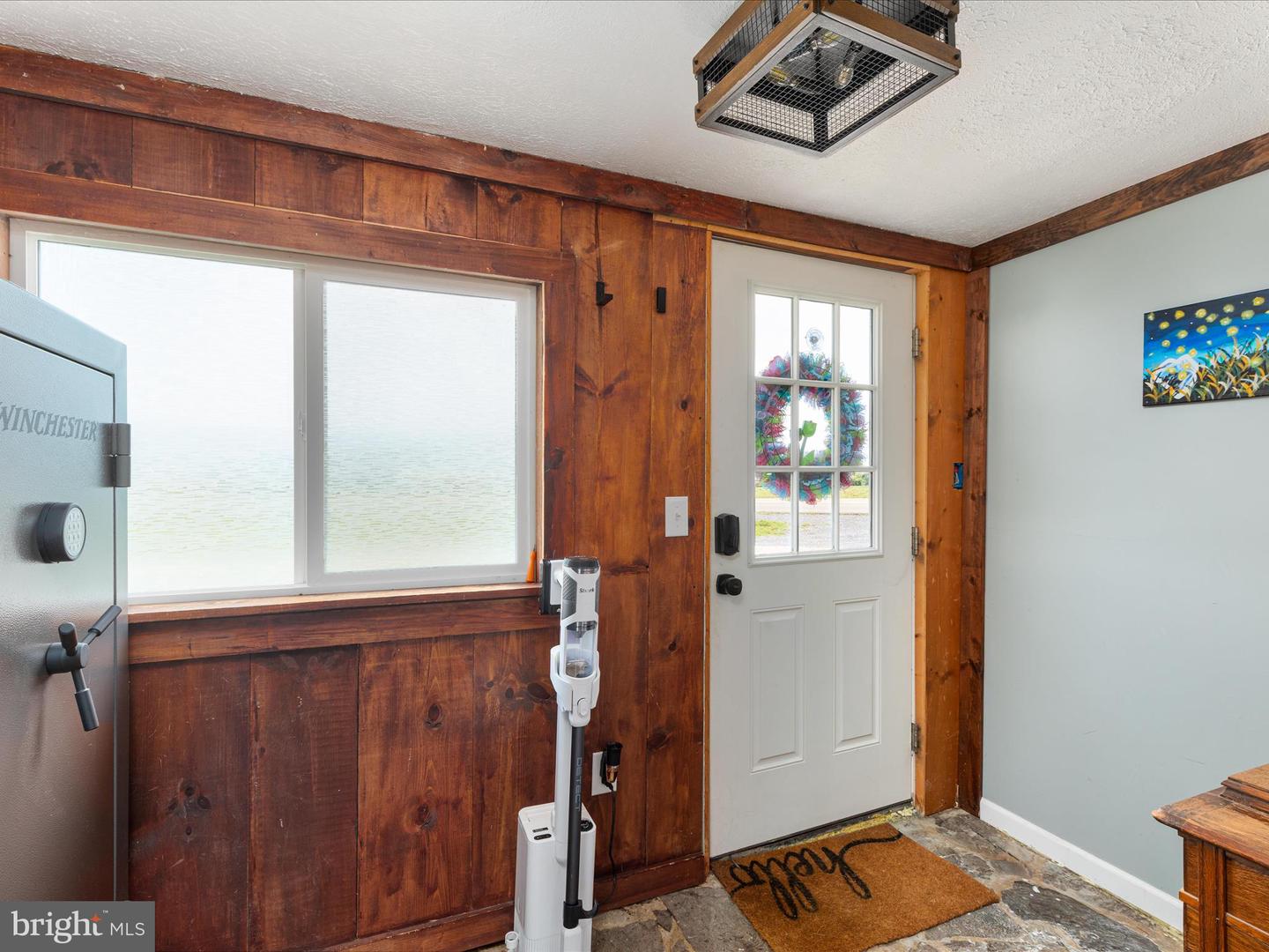 10399 S MIDDLE RD, EDINBURG, Virginia 22824, 3 Bedrooms Bedrooms, ,2 BathroomsBathrooms,Residential,For sale,10399 S MIDDLE RD,VASH2011698 MLS # VASH2011698