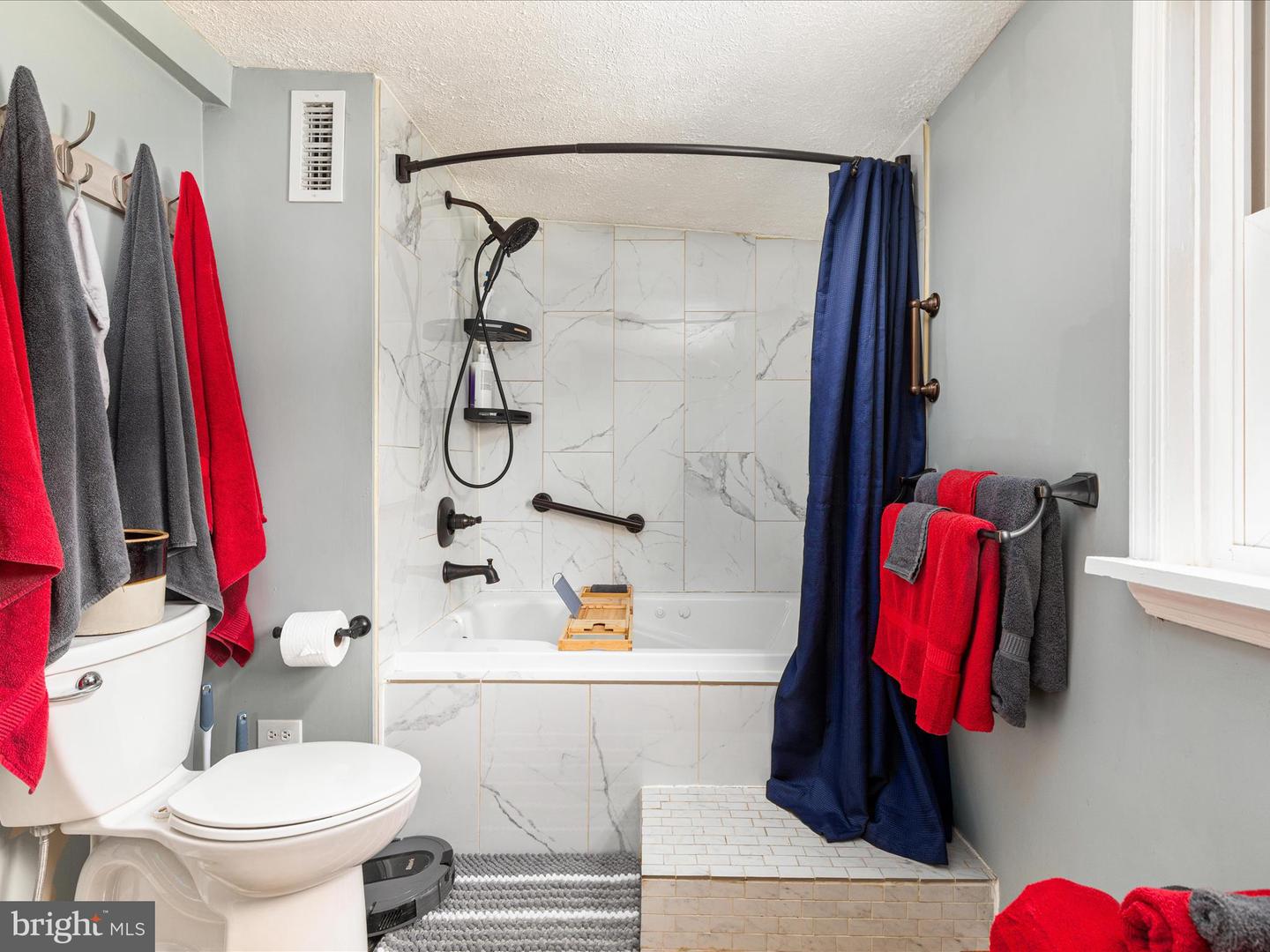 10399 S MIDDLE RD, EDINBURG, Virginia 22824, 3 Bedrooms Bedrooms, ,2 BathroomsBathrooms,Residential,For sale,10399 S MIDDLE RD,VASH2011698 MLS # VASH2011698