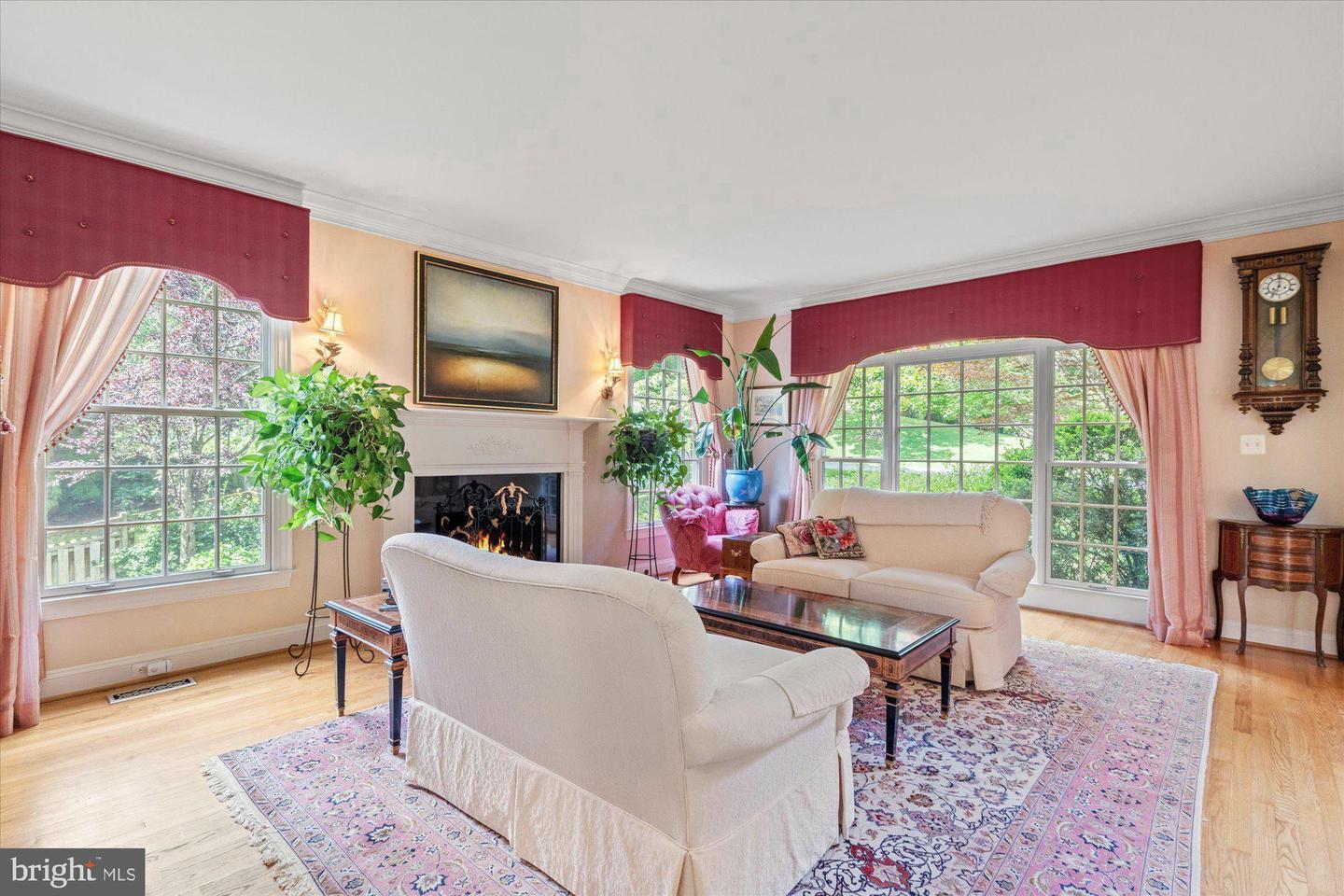 1106 HOBNAIL CT, GREAT FALLS, Virginia 22066, 6 Bedrooms Bedrooms, ,5 BathroomsBathrooms,Residential,For sale,1106 HOBNAIL CT,VAFX2247294 MLS # VAFX2247294