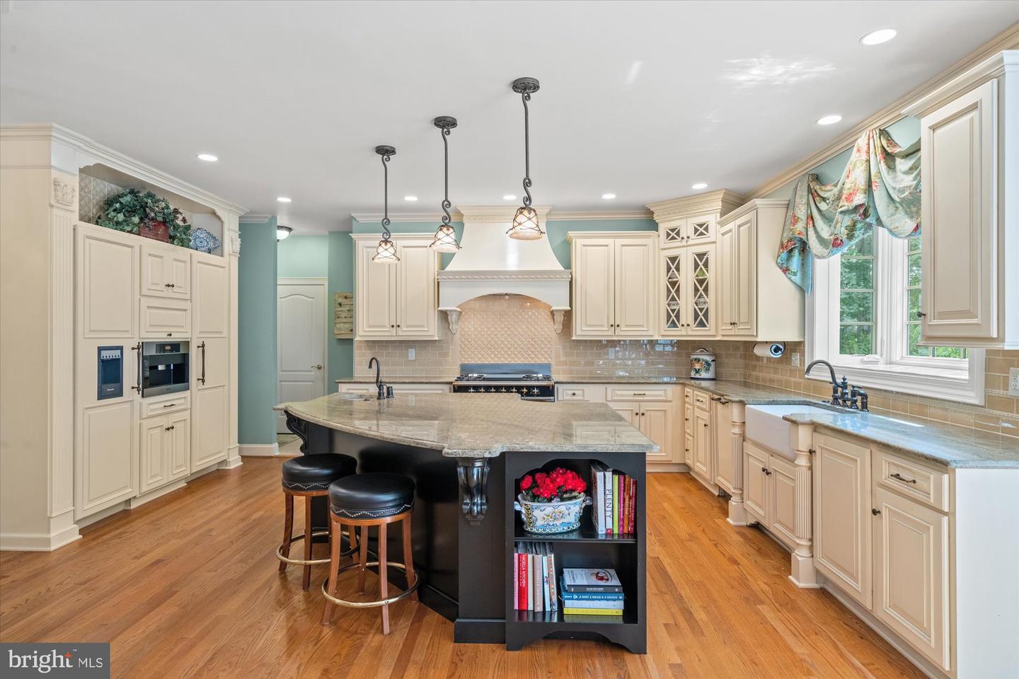 1106 HOBNAIL CT, GREAT FALLS, Virginia 22066, 6 Bedrooms Bedrooms, ,5 BathroomsBathrooms,Residential,For sale,1106 HOBNAIL CT,VAFX2247294 MLS # VAFX2247294